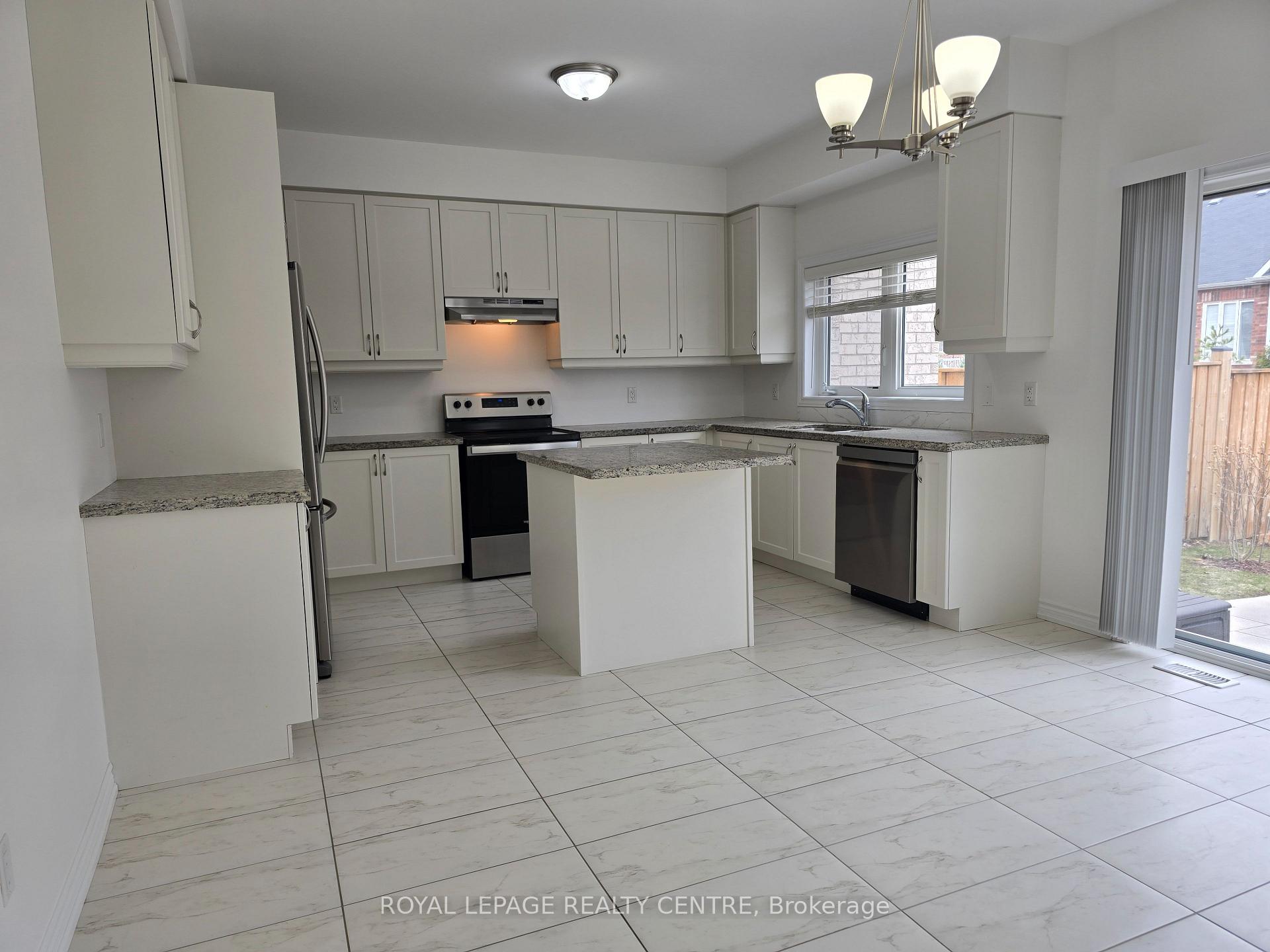 Photo 2 of 69 Bianca Crescent, Wasaga Beach — HOMEH