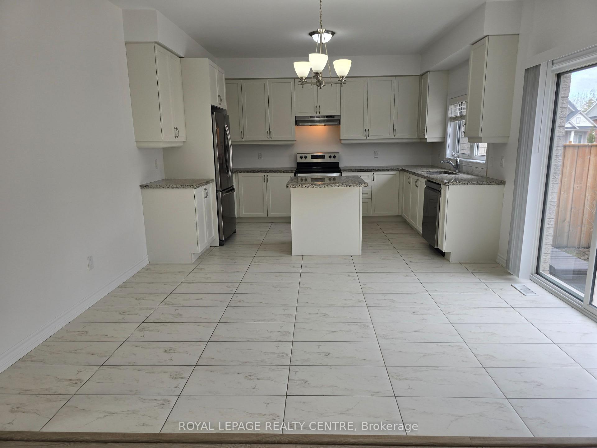 Photo 3 of 69 Bianca Crescent, Wasaga Beach — HOMEH