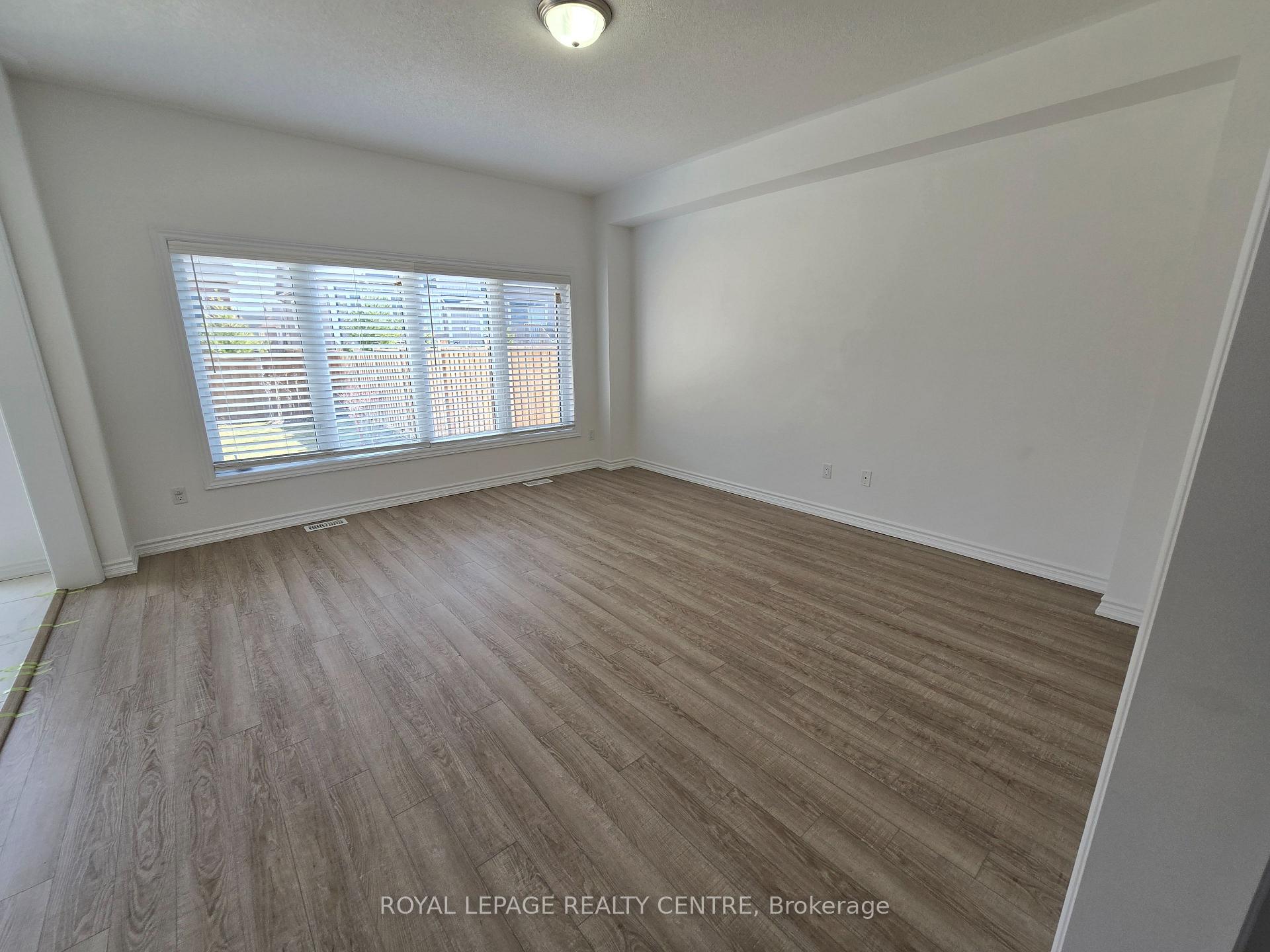Photo 5 of 69 Bianca Crescent, Wasaga Beach — HOMEH