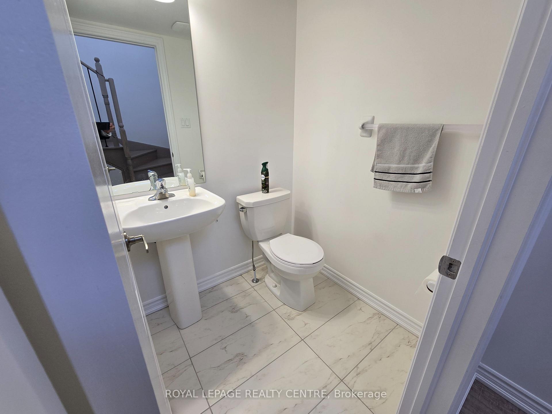 Photo 6 of 69 Bianca Crescent, Wasaga Beach — HOMEH