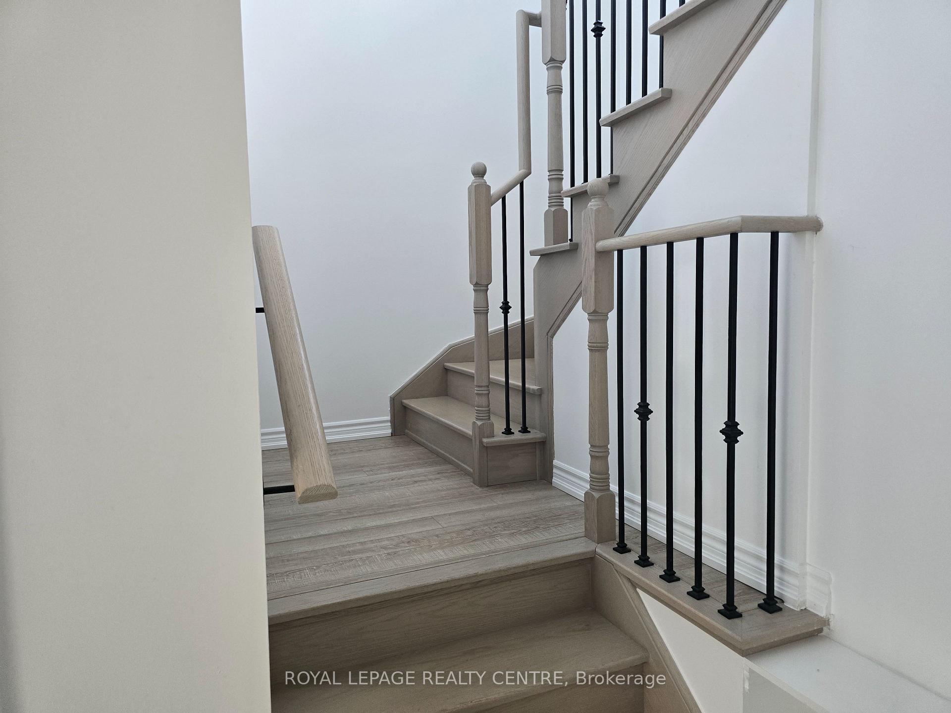 Photo 7 of 69 Bianca Crescent, Wasaga Beach — HOMEH
