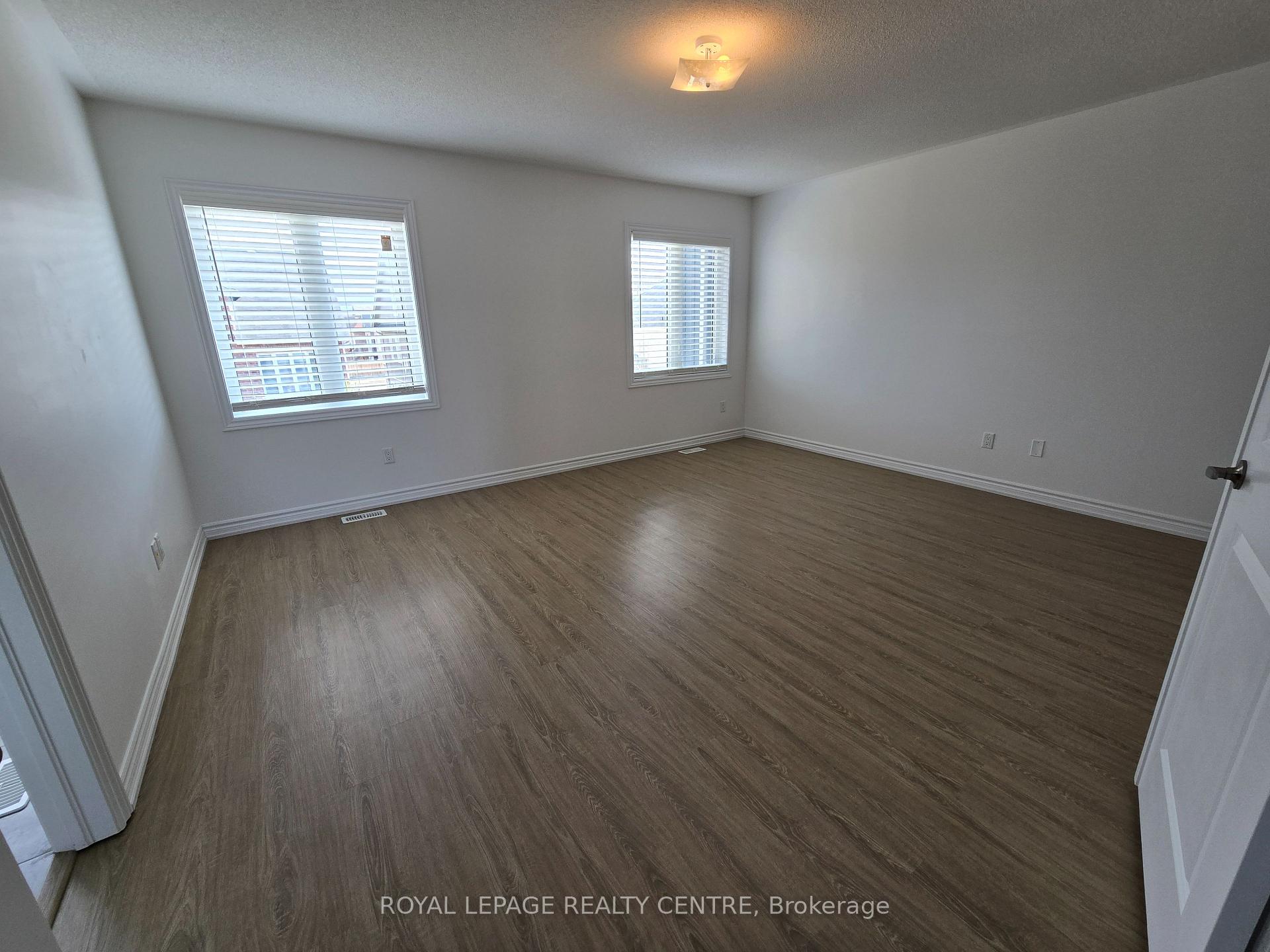 Photo 9 of 69 Bianca Crescent, Wasaga Beach — HOMEH