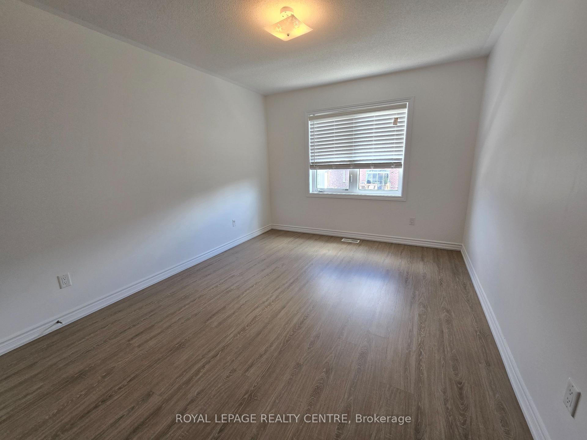 Photo 11 of 69 Bianca Crescent, Wasaga Beach — HOMEH
