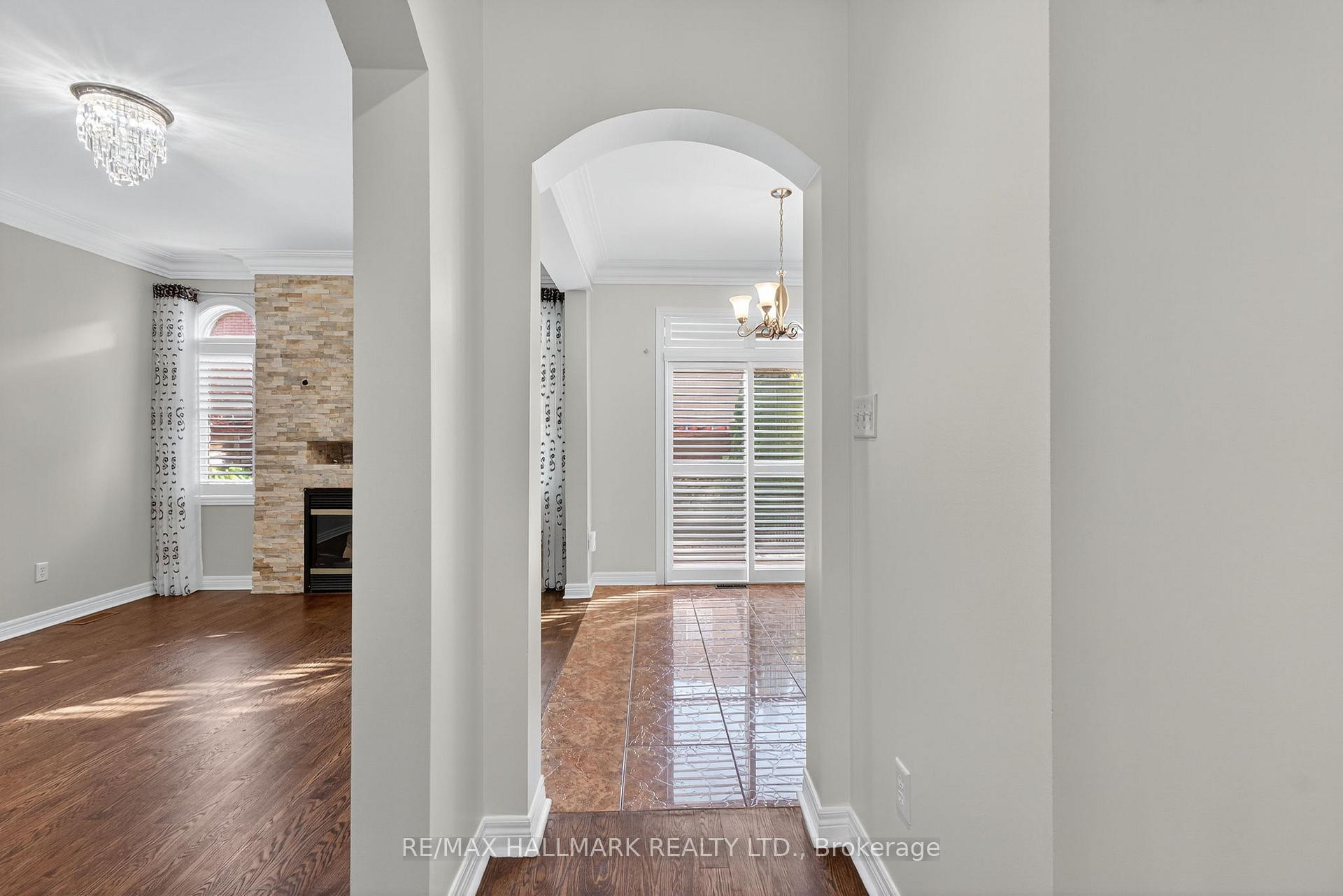 Photo 11 of 102 Destino Crescent, Vaughan, Vellore Village — HOMEH