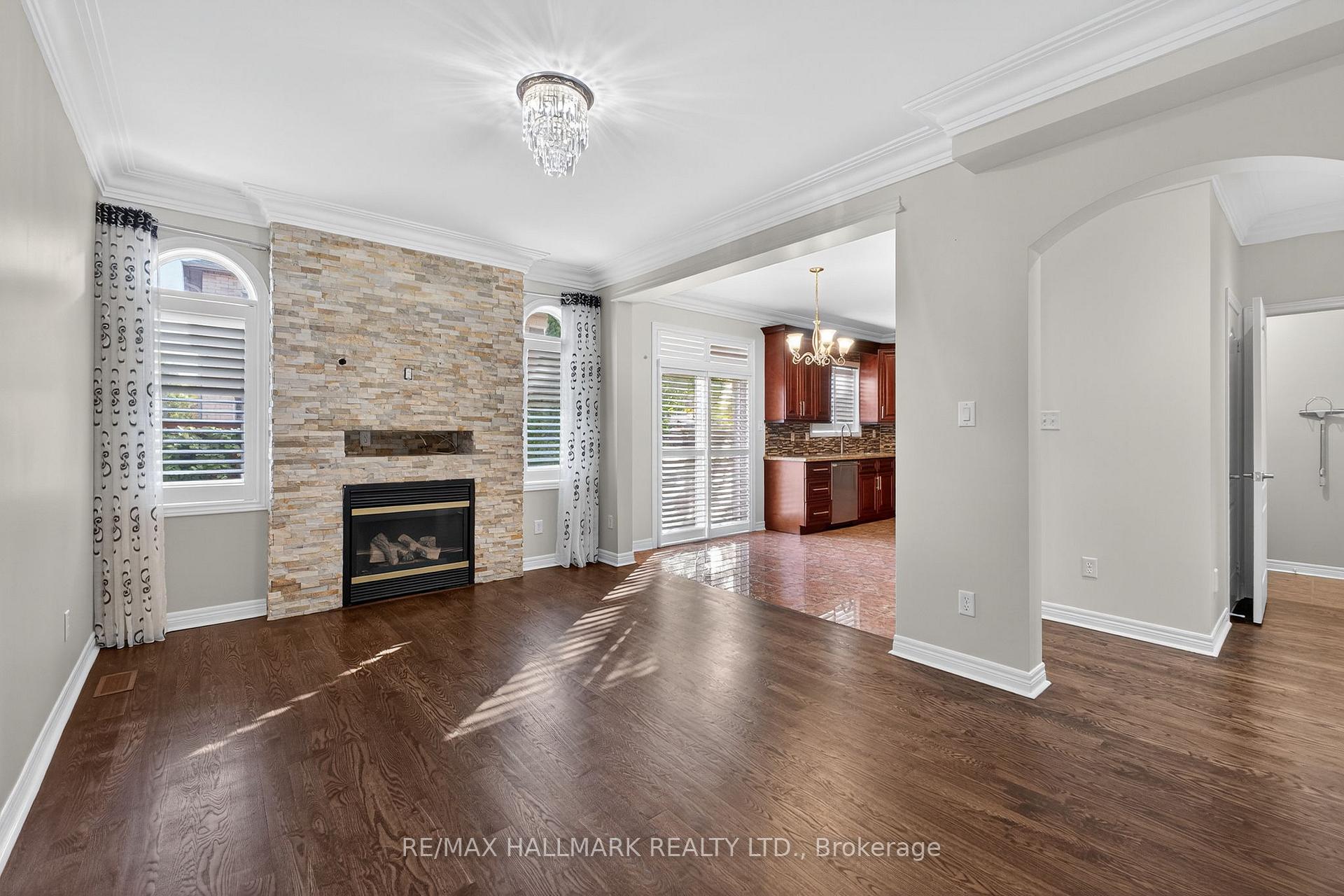 Photo 14 of 102 Destino Crescent, Vaughan, Vellore Village — HOMEH