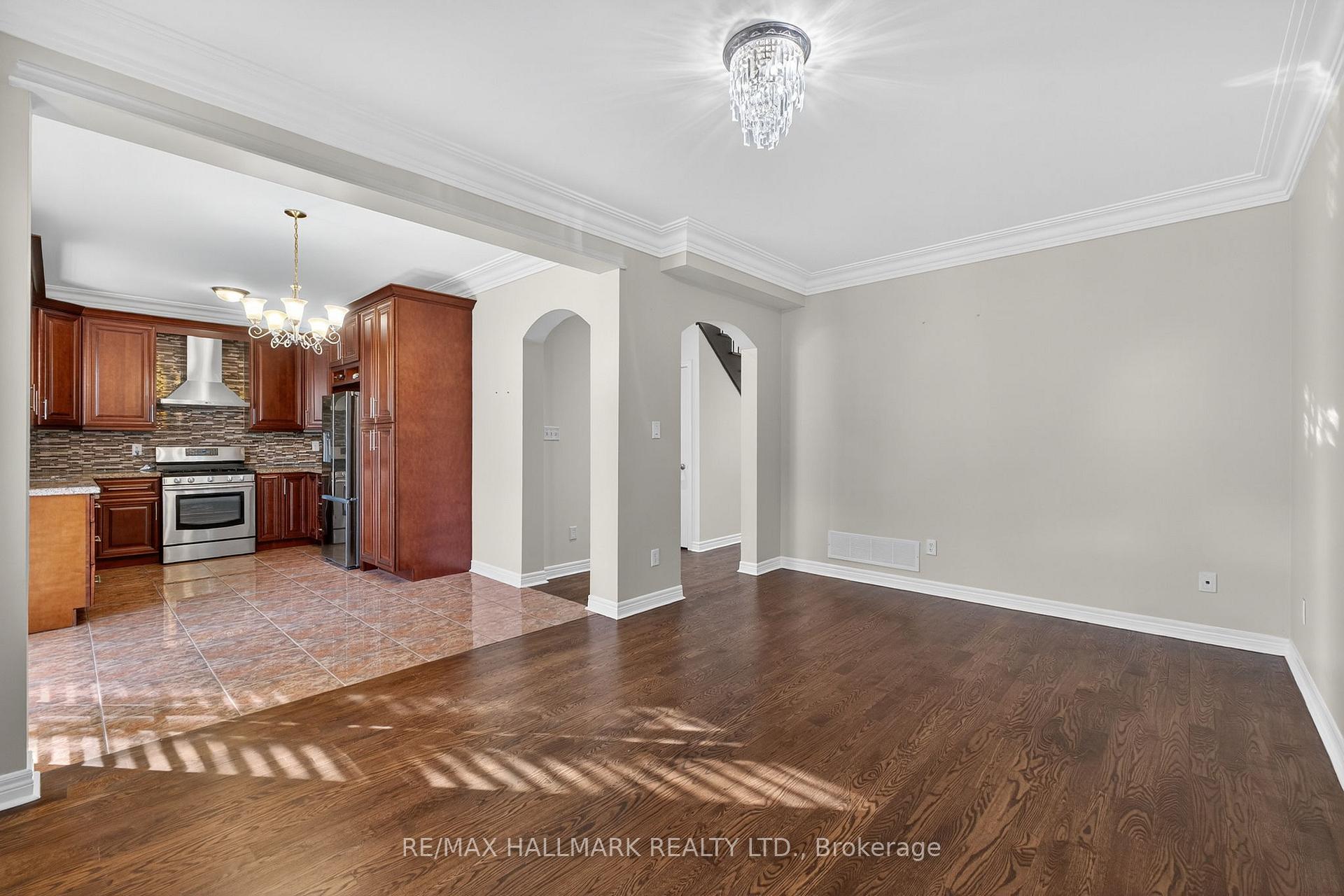 Photo 15 of 102 Destino Crescent, Vaughan, Vellore Village — HOMEH