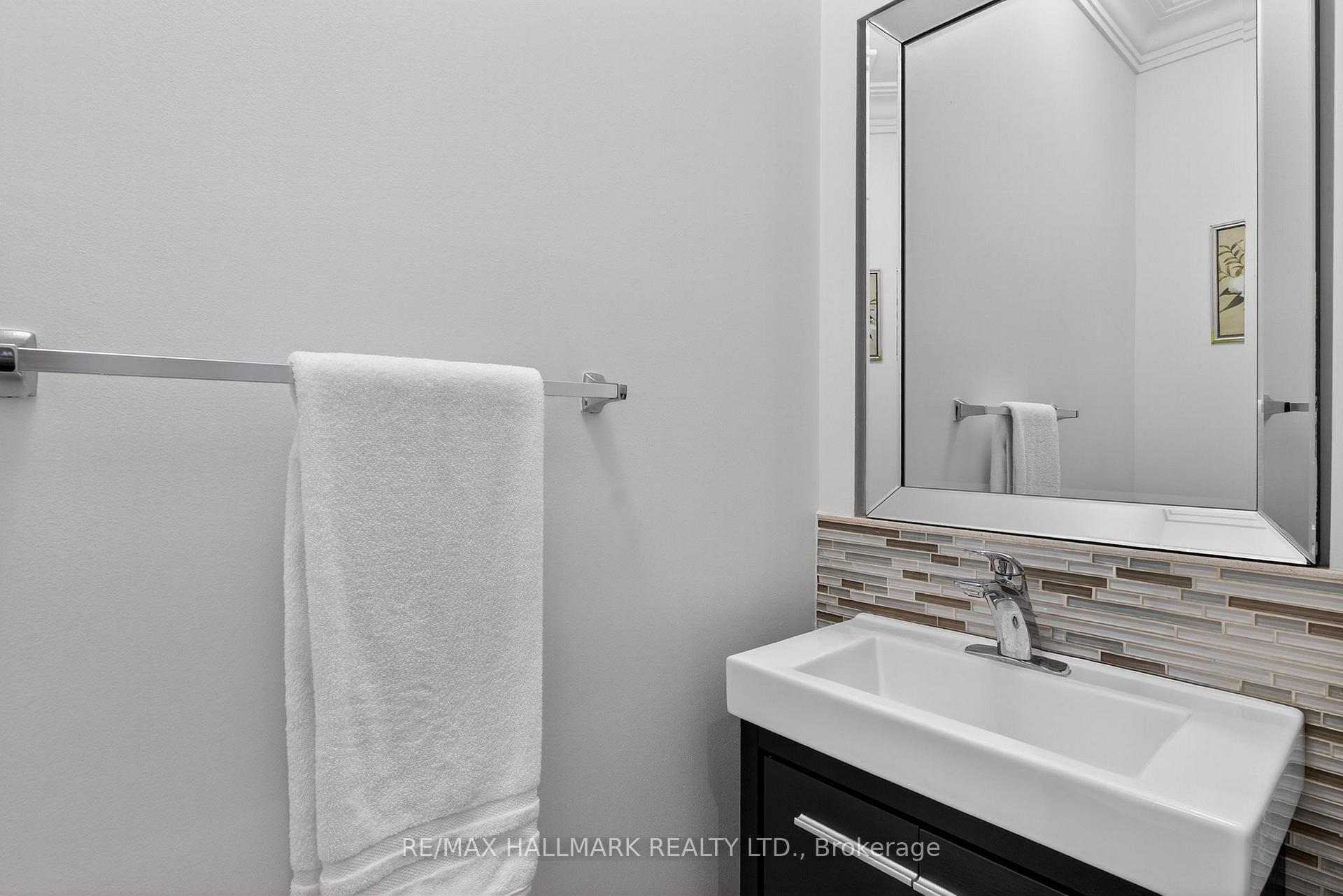 Photo 24 of 102 Destino Crescent, Vaughan, Vellore Village — HOMEH
