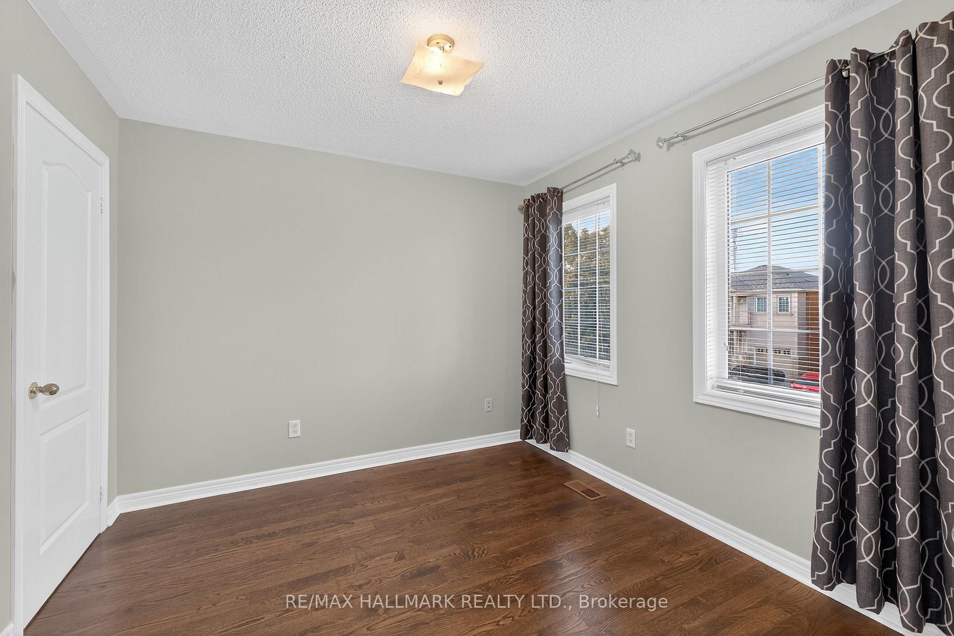 Photo 38 of 102 Destino Crescent, Vaughan, Vellore Village — HOMEH