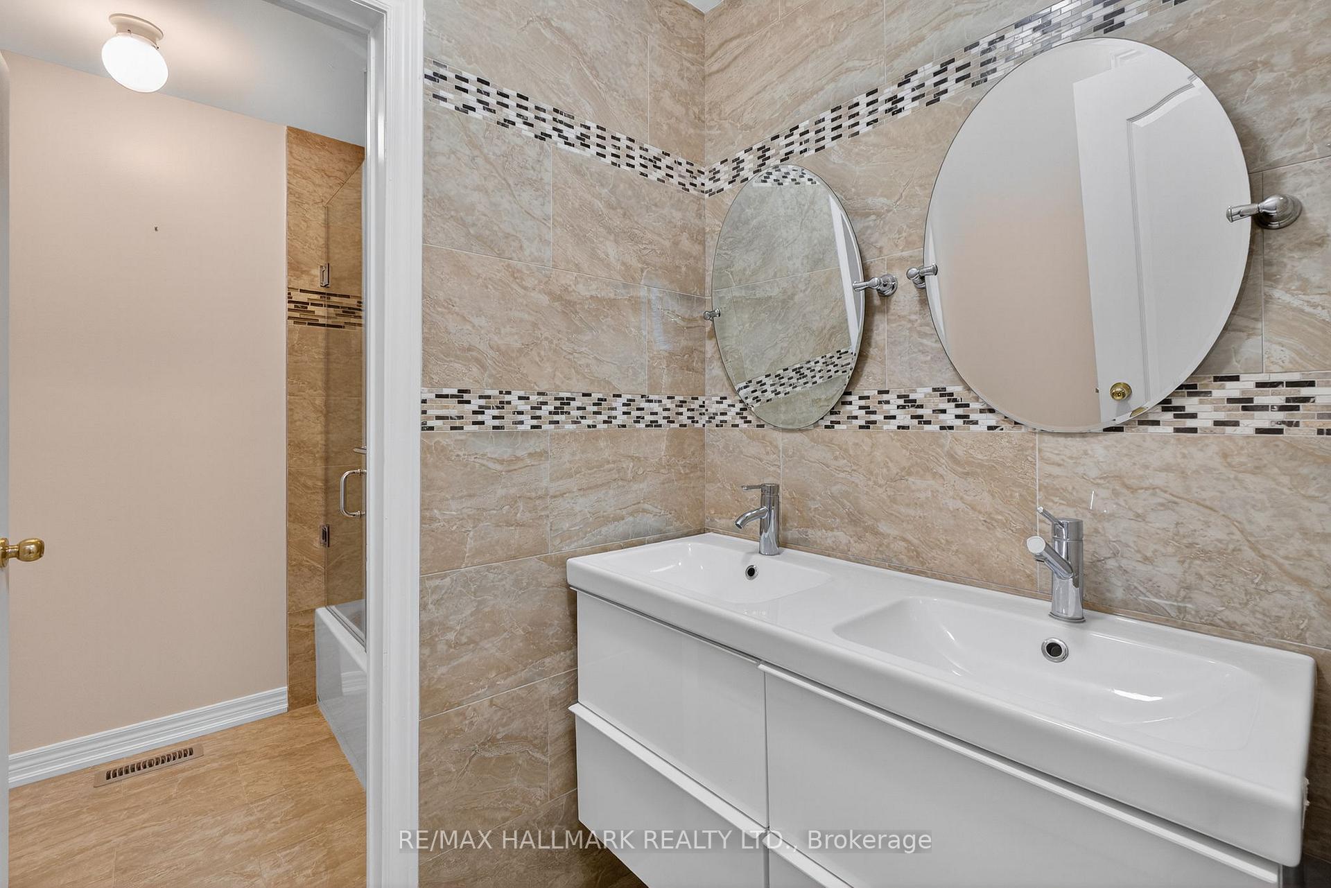 Photo 40 of 102 Destino Crescent, Vaughan, Vellore Village — HOMEH