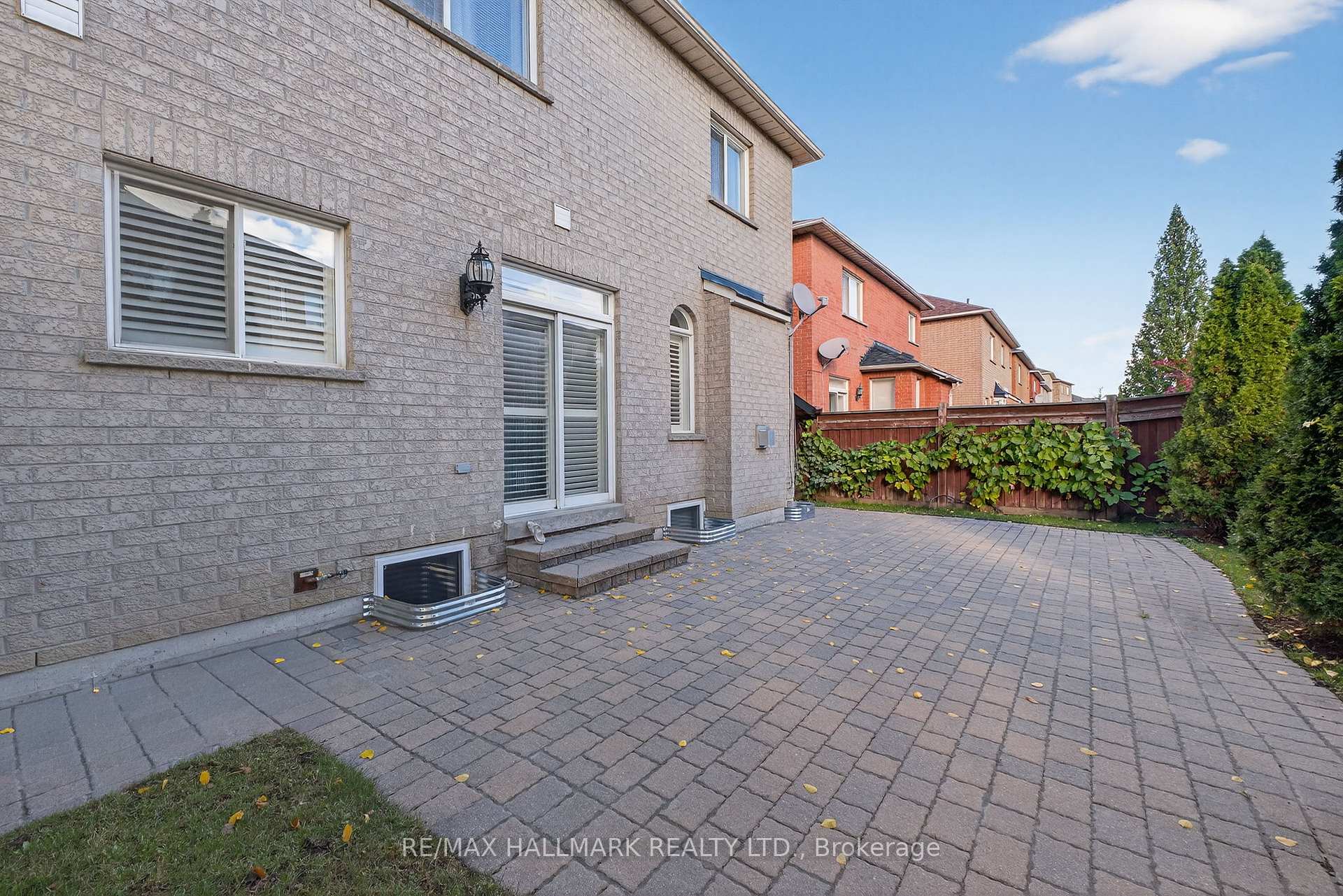 Photo 46 of 102 Destino Crescent, Vaughan, Vellore Village — HOMEH