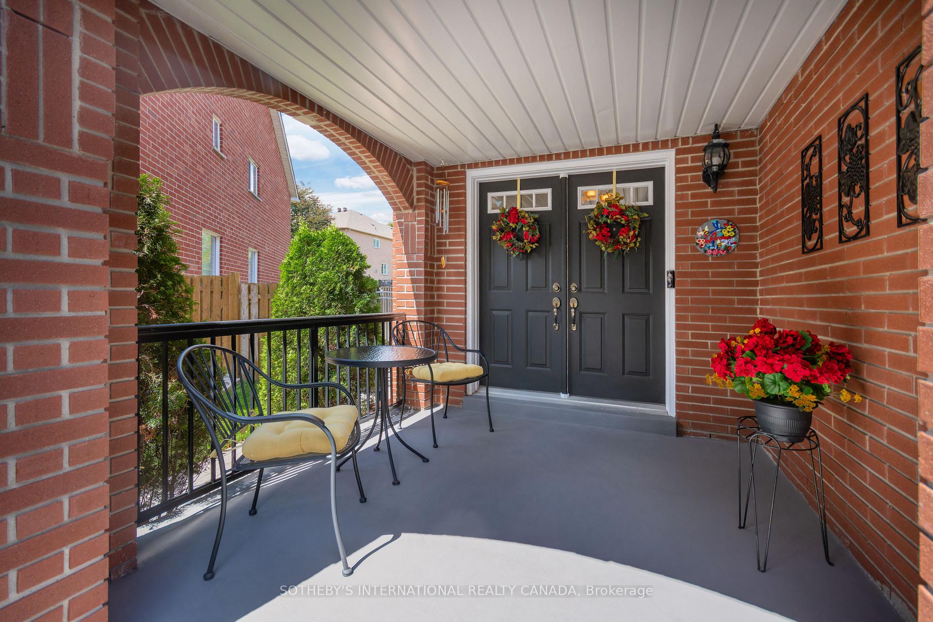 Photo 4 of 52 Monteith Crescent, Vaughan, Maple — HOMEH