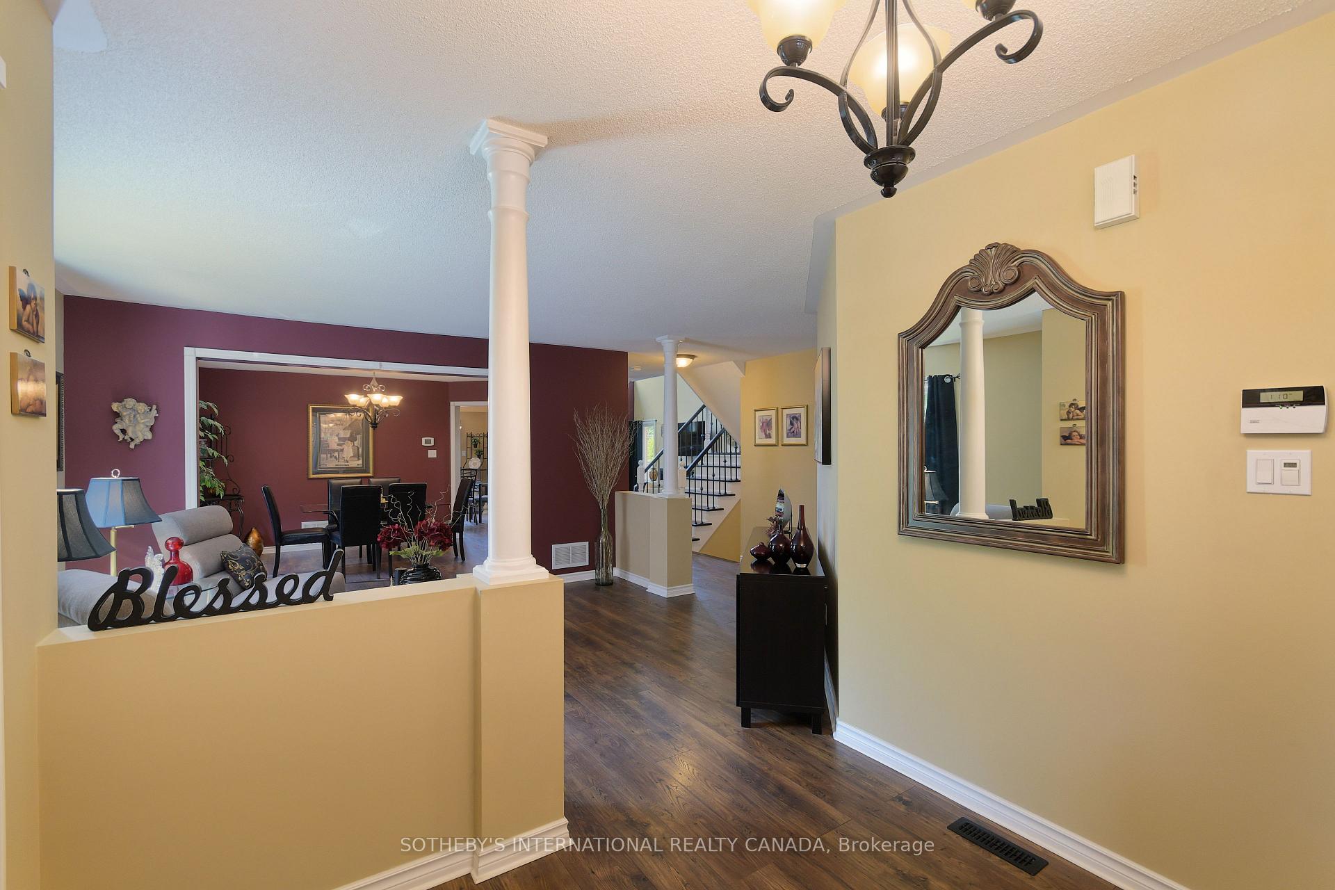 Photo 6 of 52 Monteith Crescent, Vaughan, Maple — HOMEH