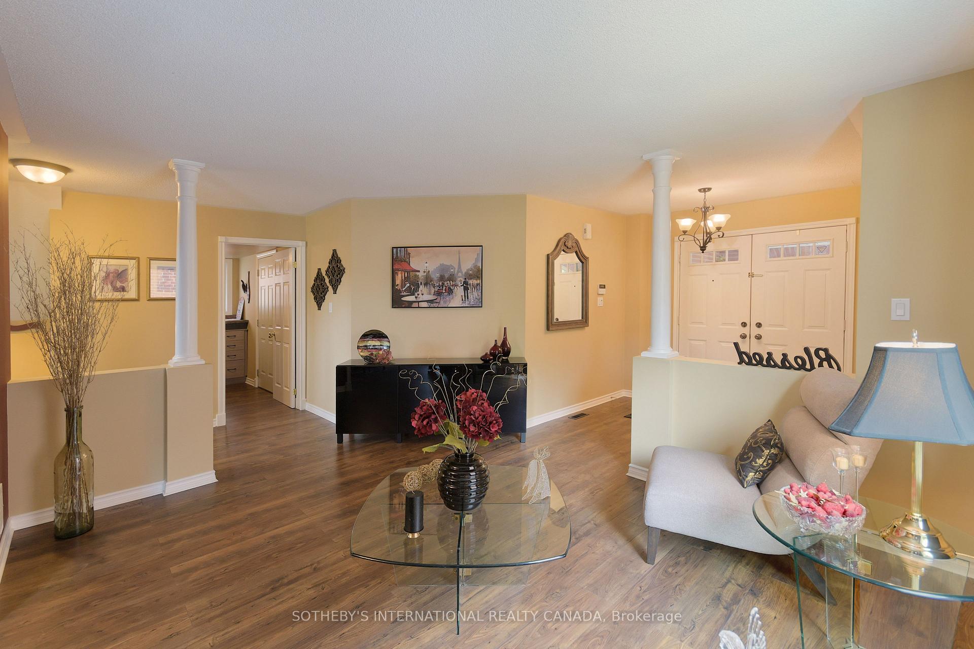 Photo 7 of 52 Monteith Crescent, Vaughan, Maple — HOMEH