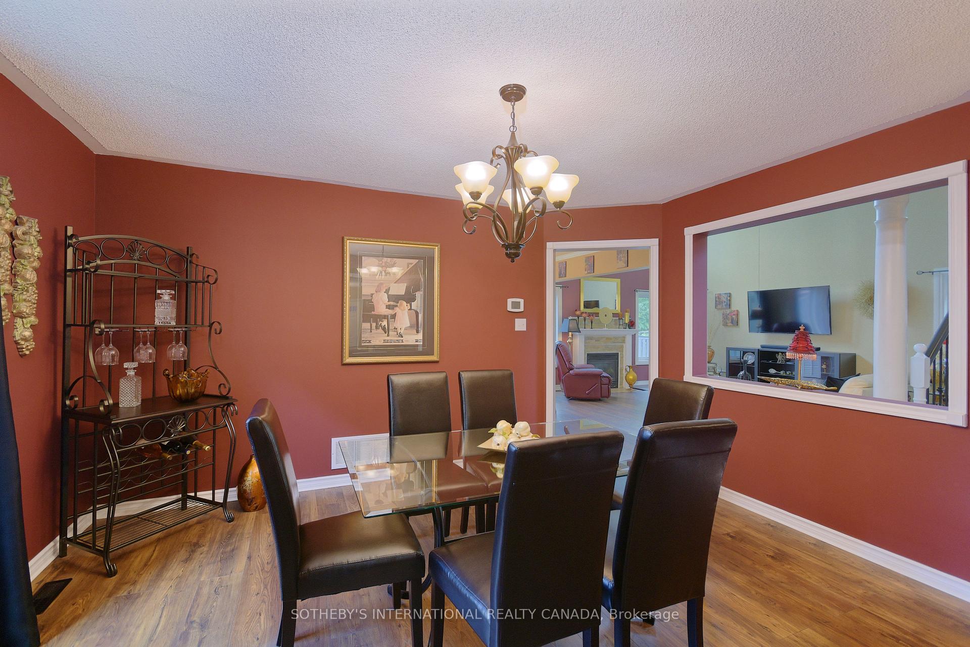 Photo 11 of 52 Monteith Crescent, Vaughan, Maple — HOMEH