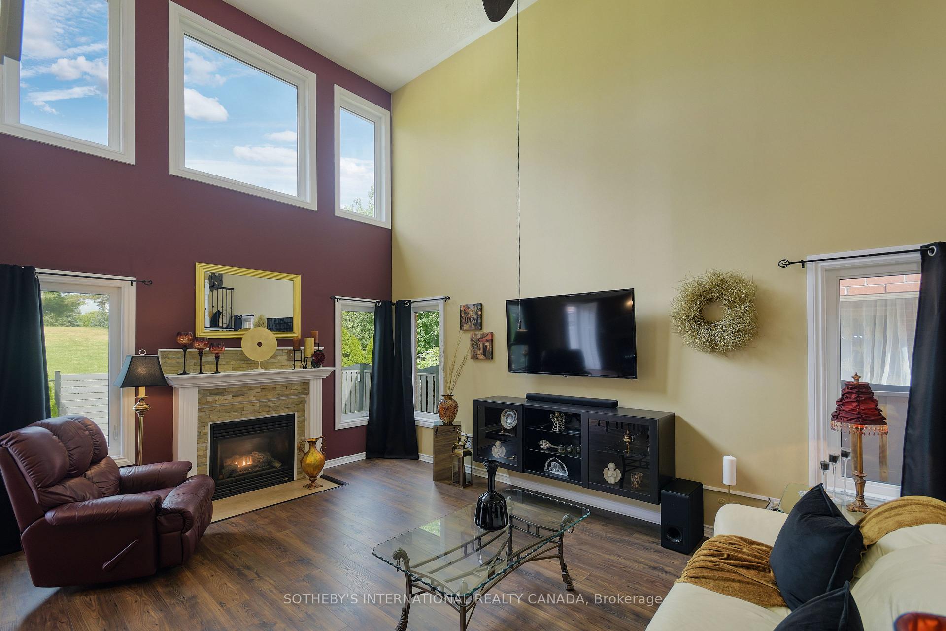 Photo 13 of 52 Monteith Crescent, Vaughan, Maple — HOMEH