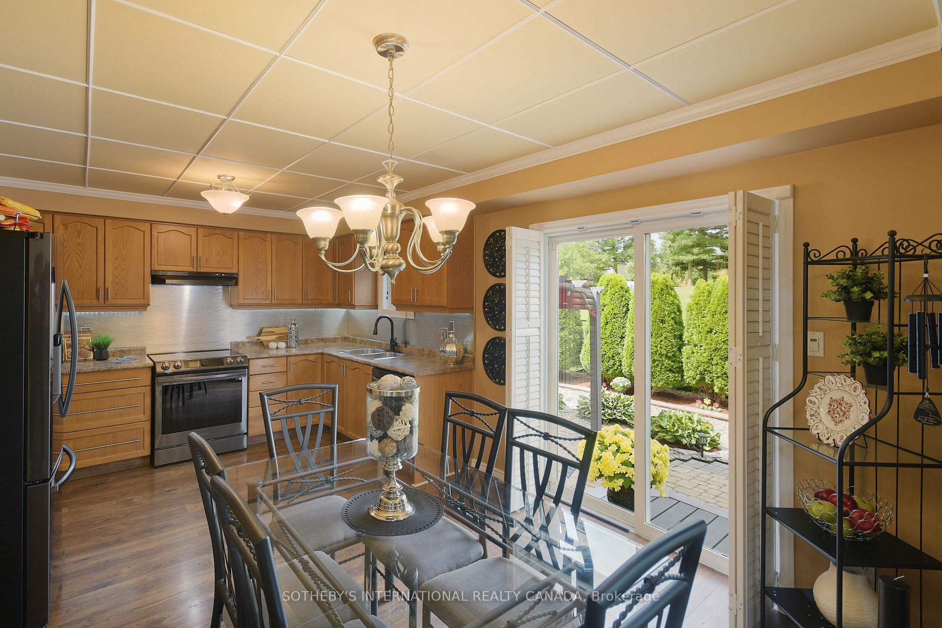 Photo 19 of 52 Monteith Crescent, Vaughan, Maple — HOMEH