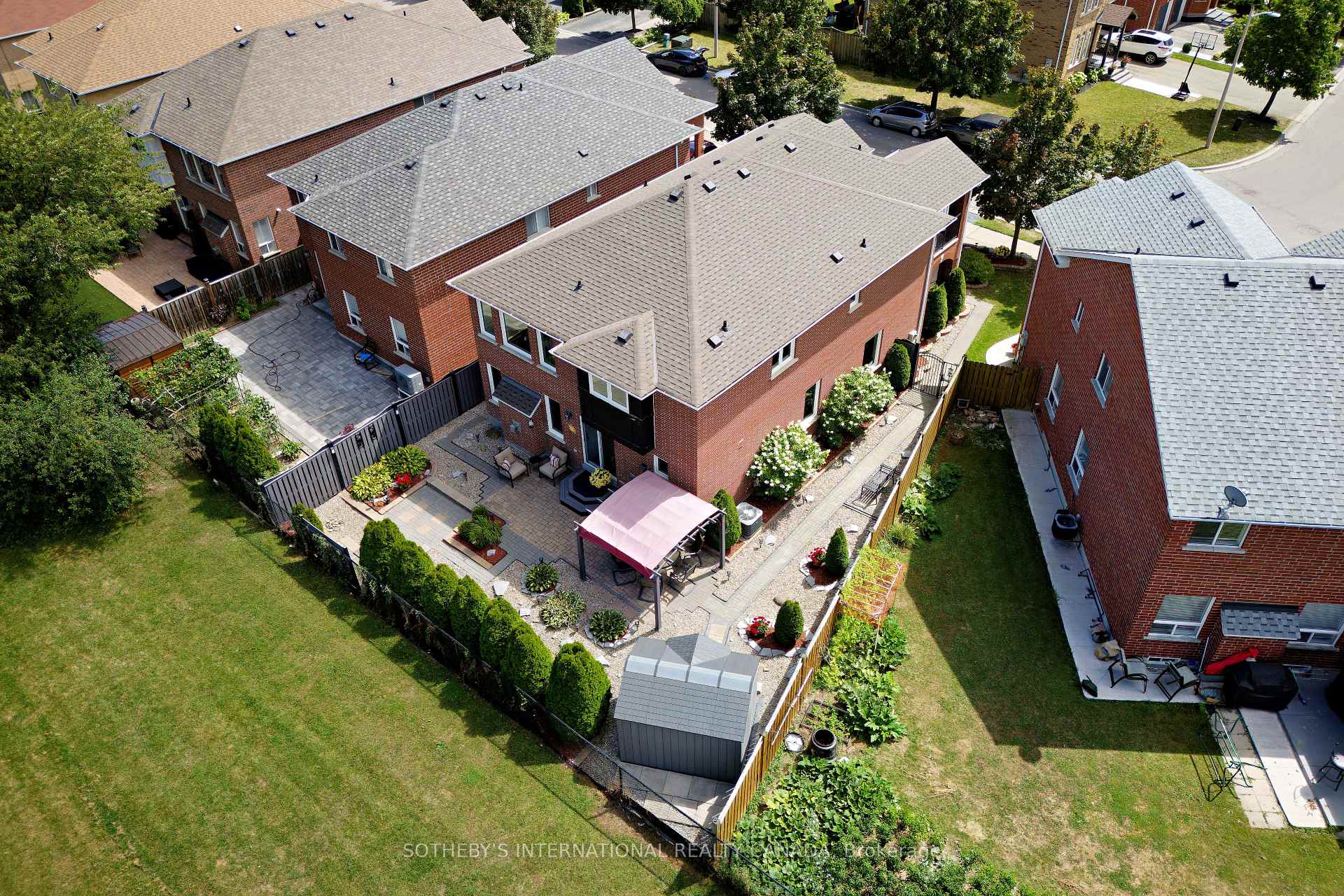 Photo 45 of 52 Monteith Crescent, Vaughan, Maple — HOMEH