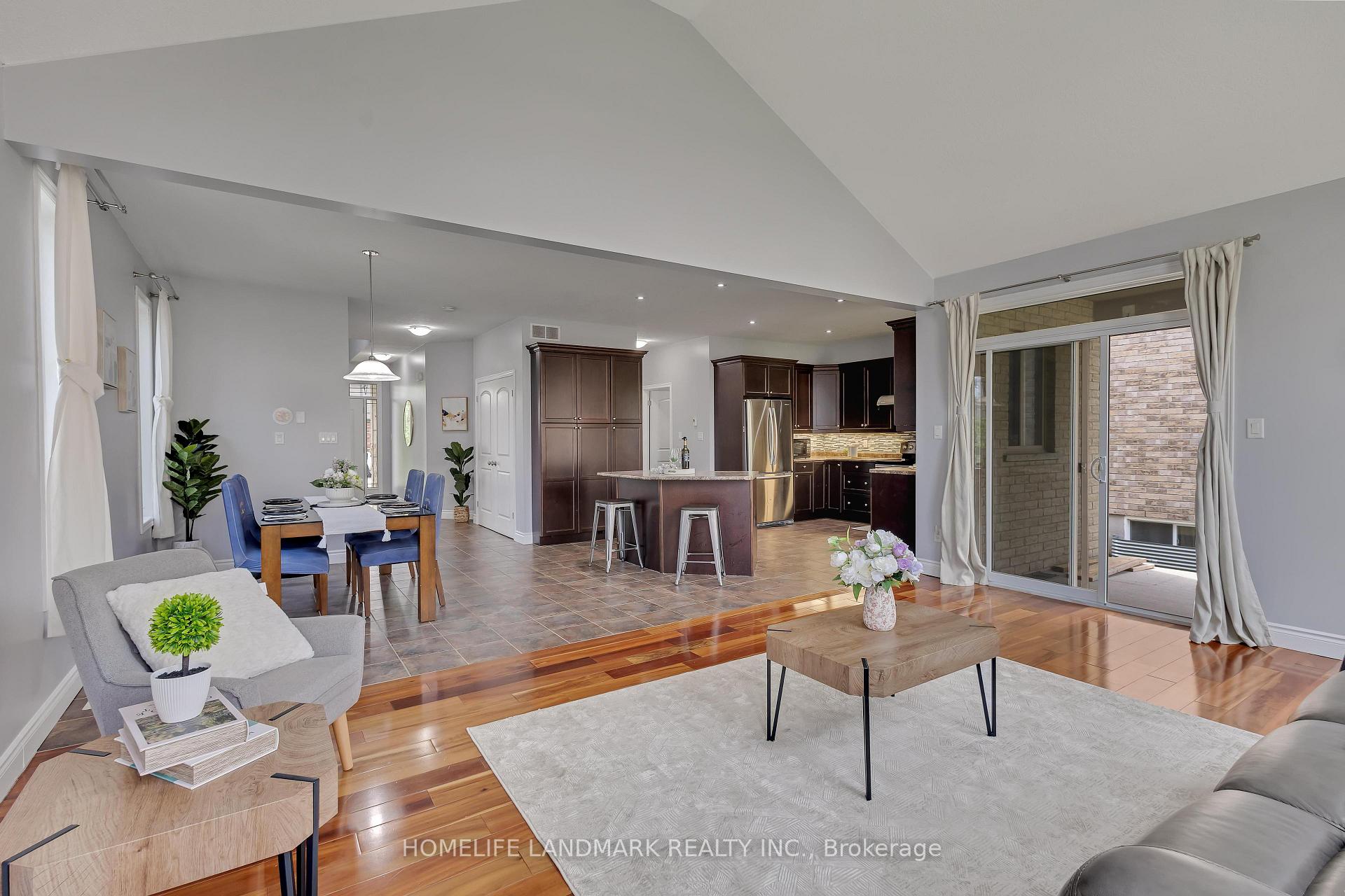 Photo 7 of 301 Westpark Crescent, Waterloo — HOMEH