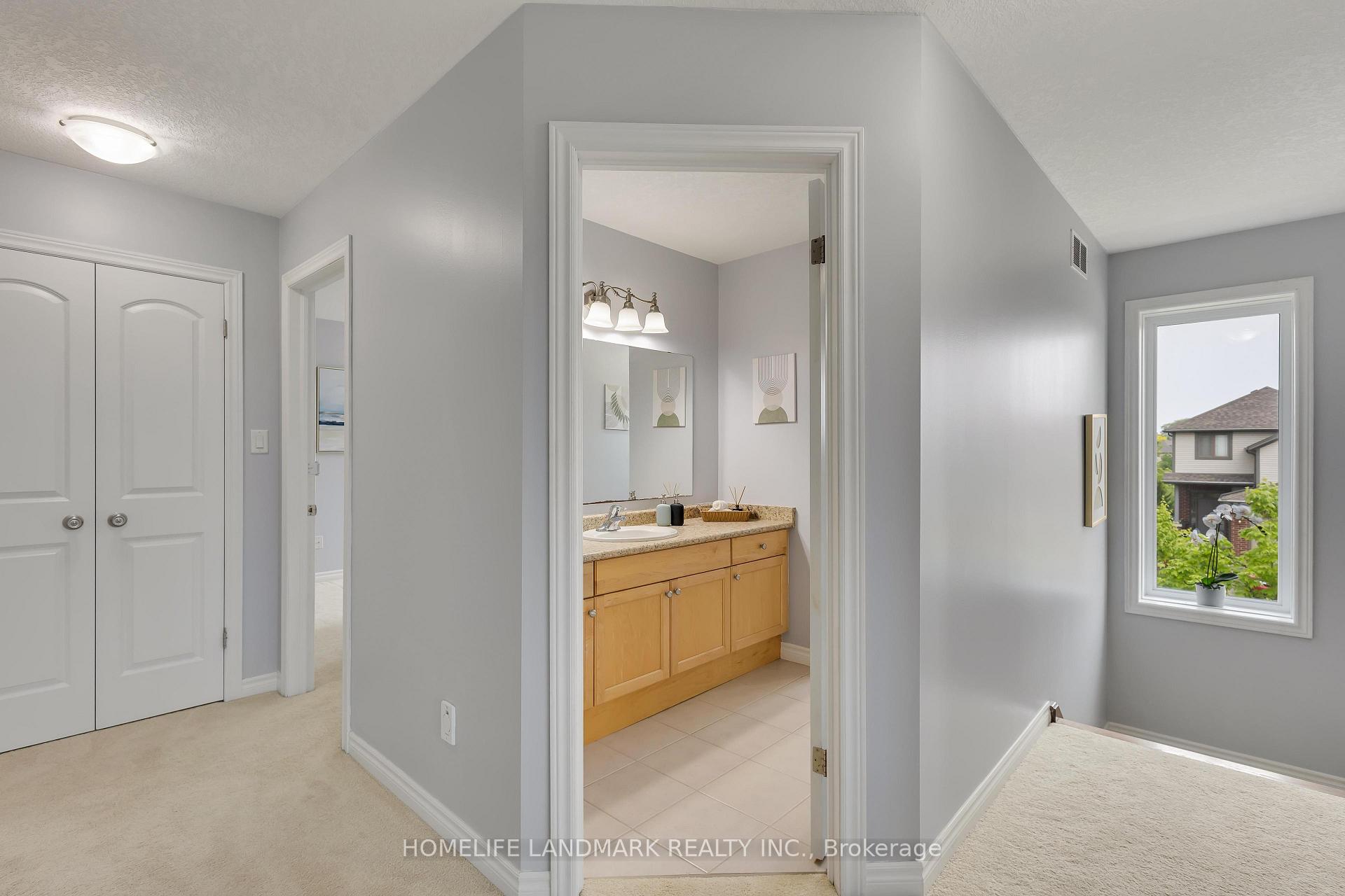 Photo 17 of 301 Westpark Crescent, Waterloo — HOMEH