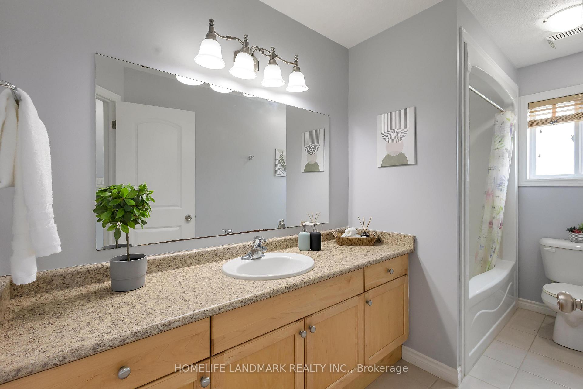 Photo 18 of 301 Westpark Crescent, Waterloo — HOMEH