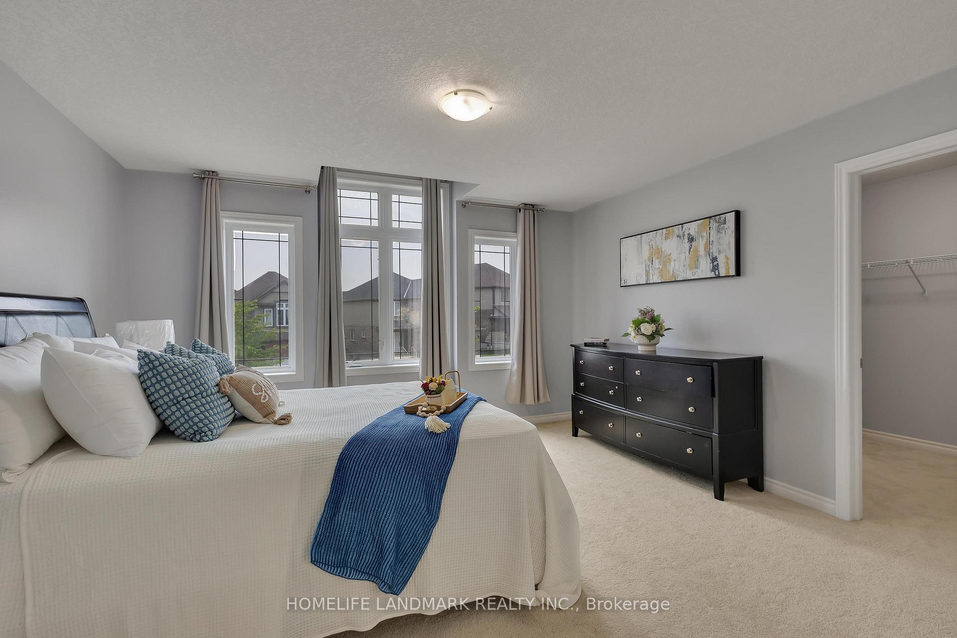 Photo 19 of 301 Westpark Crescent, Waterloo — HOMEH