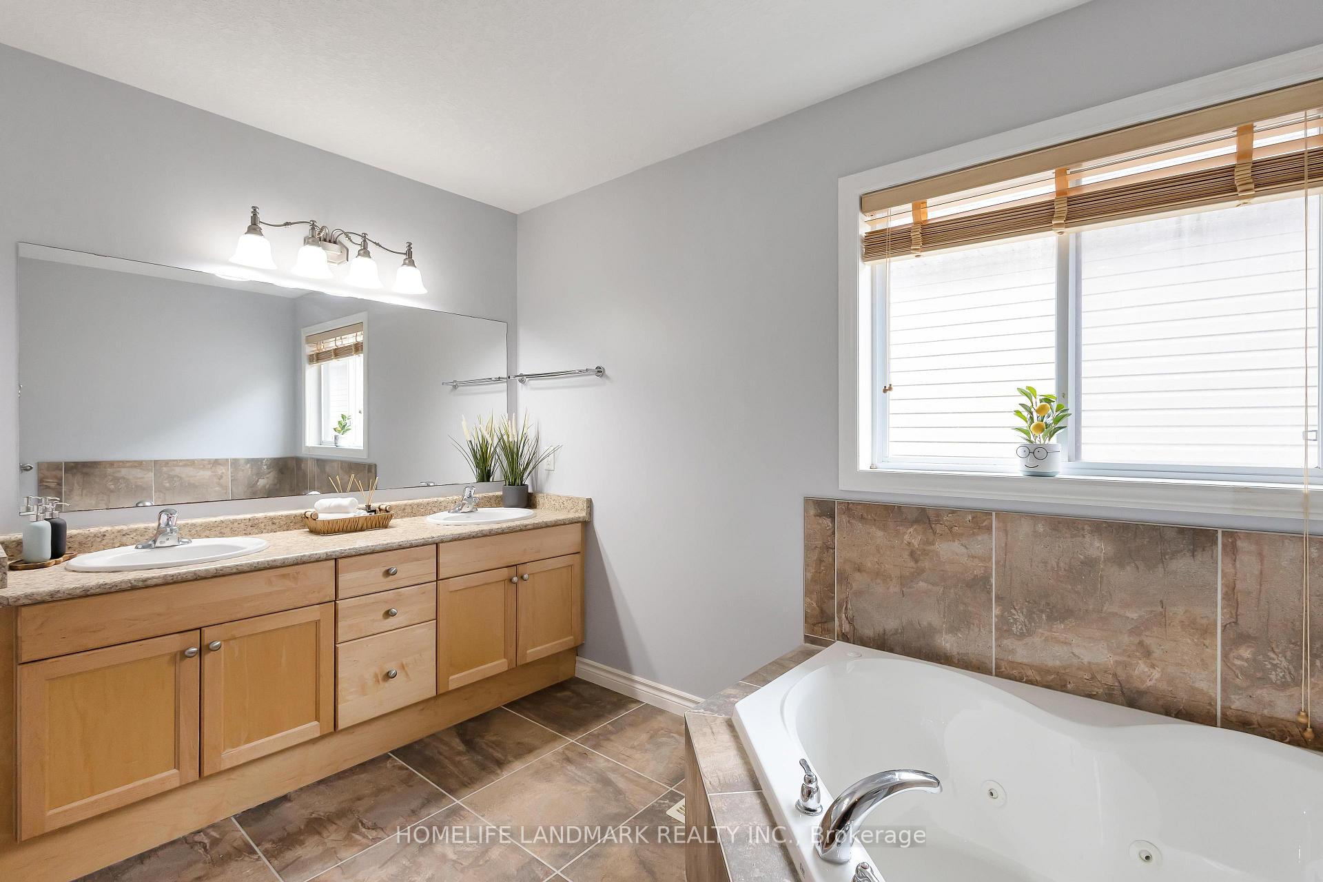Photo 24 of 301 Westpark Crescent, Waterloo — HOMEH
