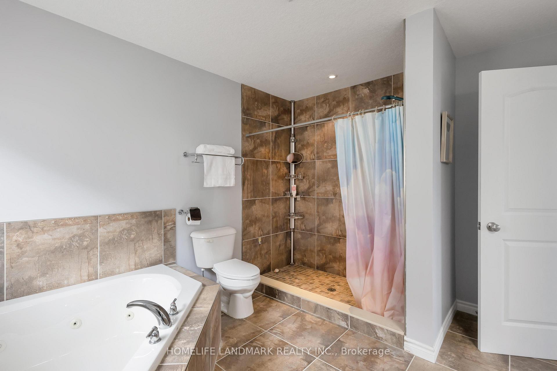 Photo 25 of 301 Westpark Crescent, Waterloo — HOMEH