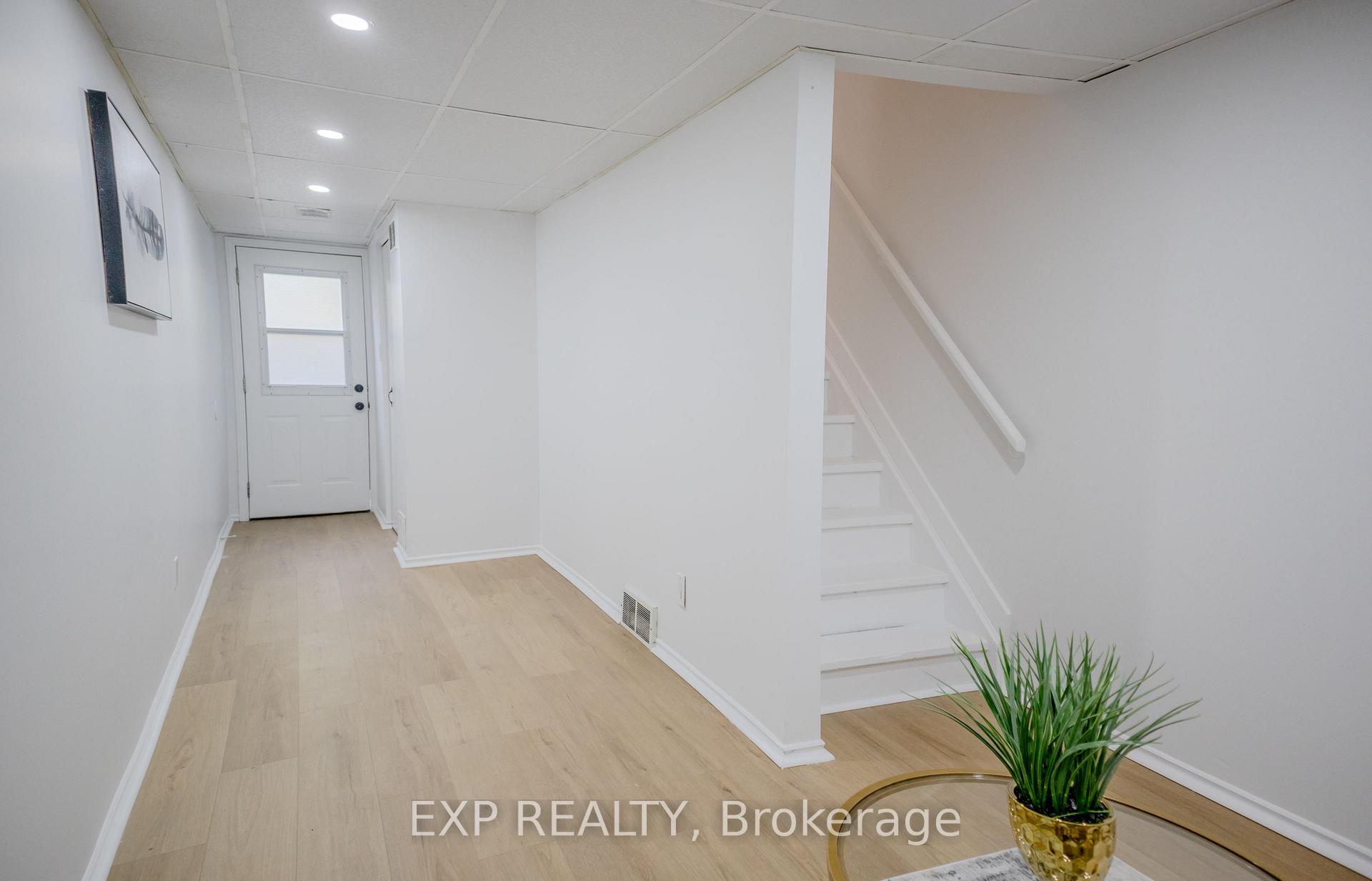 Photo 34 of Unit 3, 249 Camelot Court, Waterloo — HOMEH