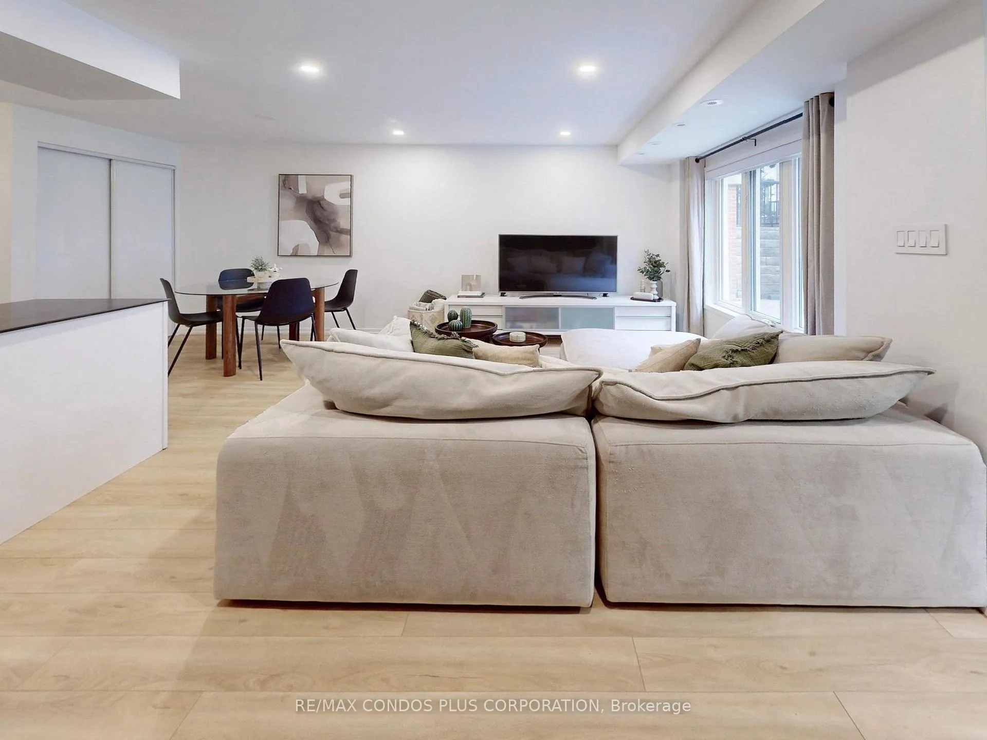 Photo 10 of 29 Florence Wyle Lane, Toronto, South Riverdale — HOMEH