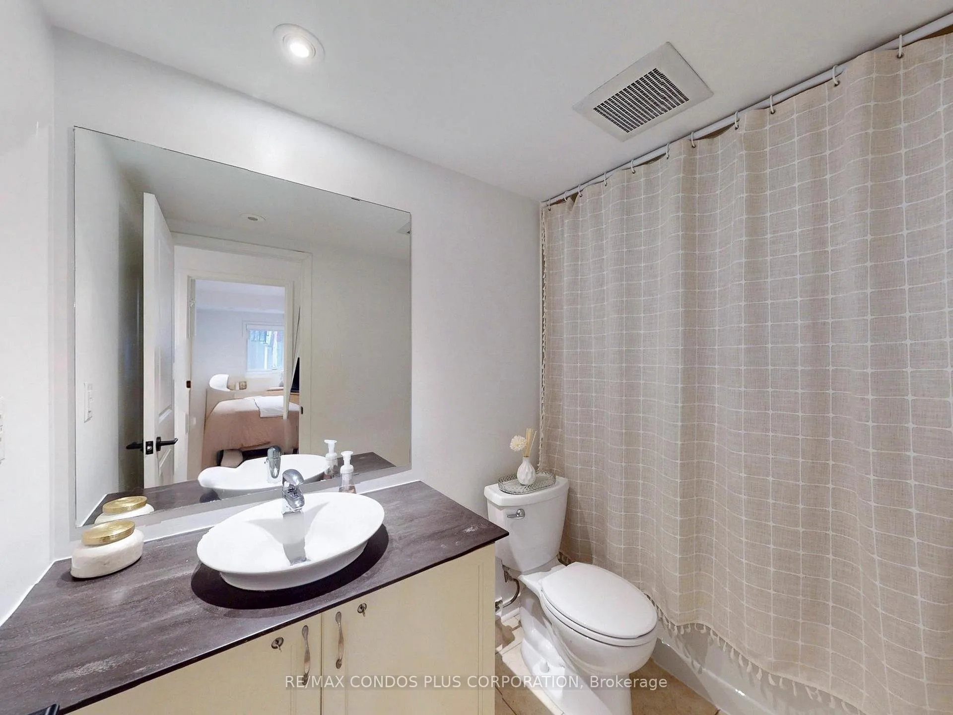 Photo 38 of 29 Florence Wyle Lane, Toronto, South Riverdale — HOMEH