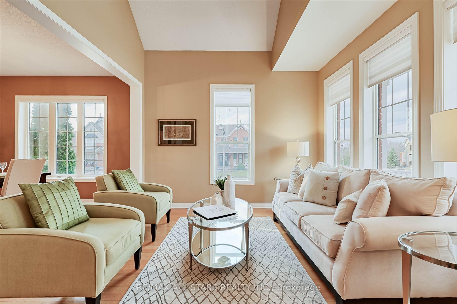 Photo 5 of 32 Joseph Street, Uxbridge — HOMEH
