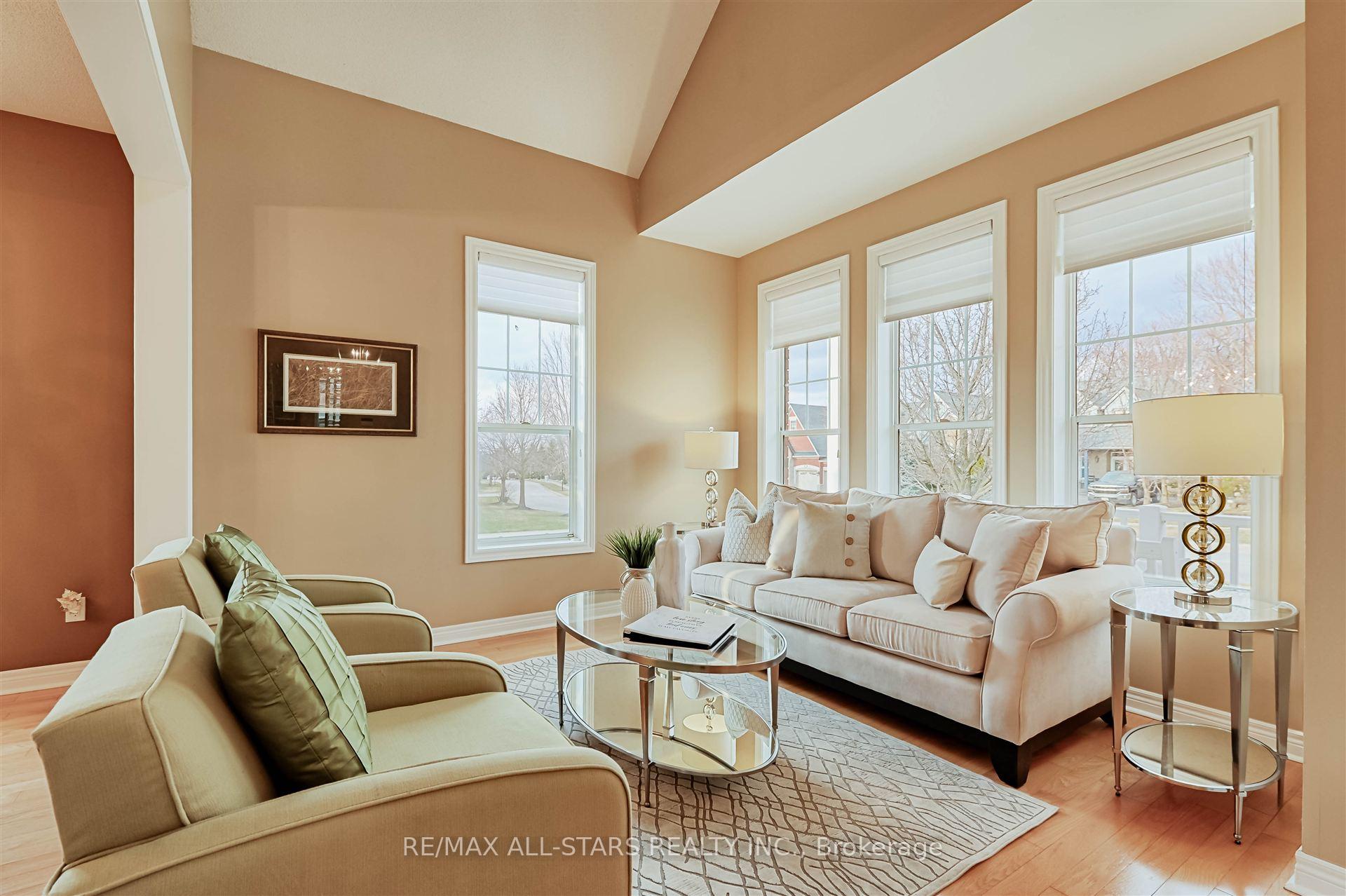 Photo 6 of 32 Joseph Street, Uxbridge — HOMEH