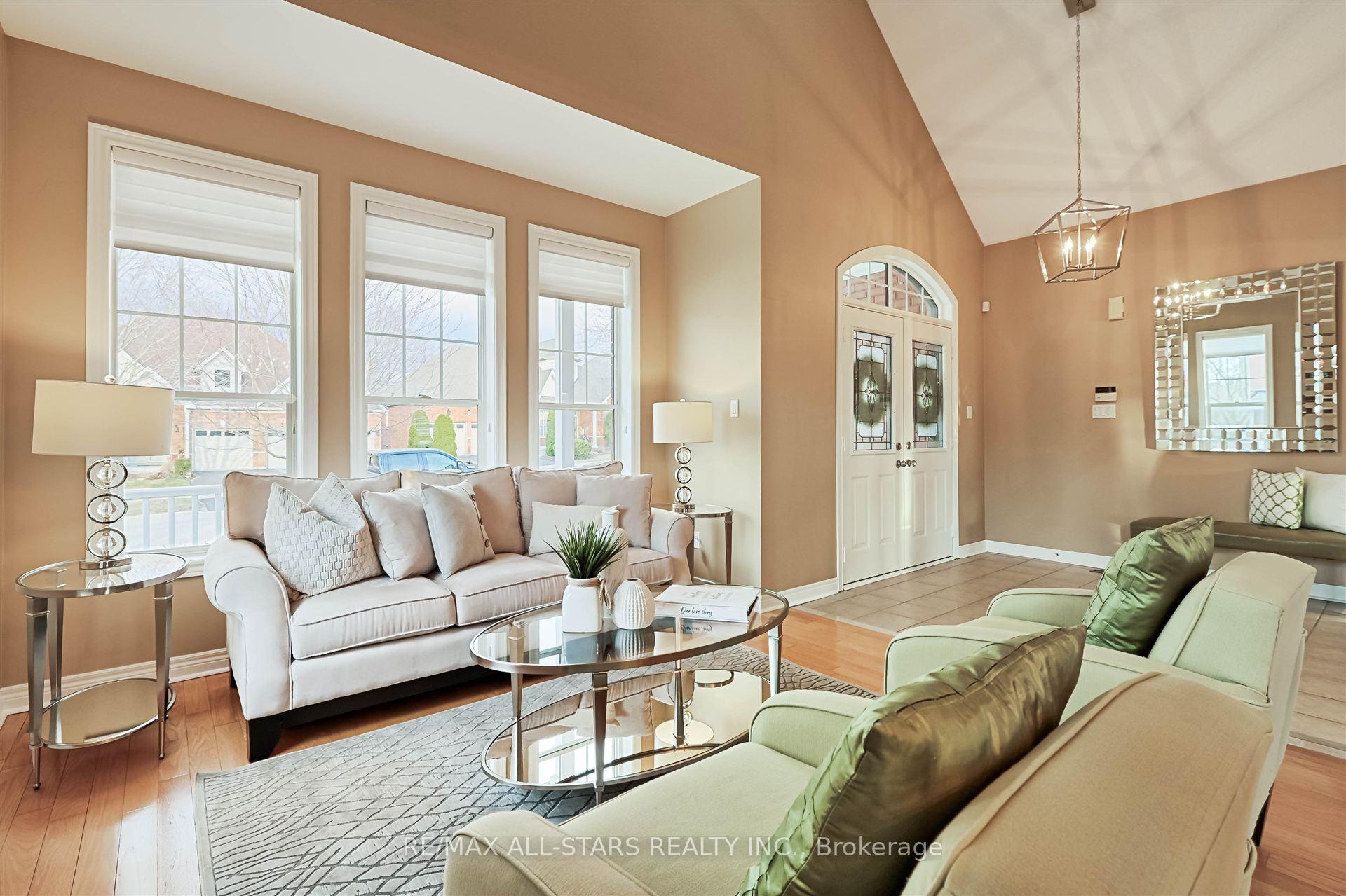 Photo 8 of 32 Joseph Street, Uxbridge — HOMEH