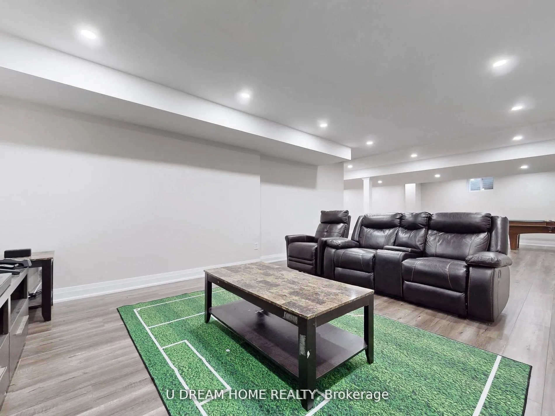 Photo 30 of 2 Jarvis Avenue, Aurora, Aurora Estates — HOMEH