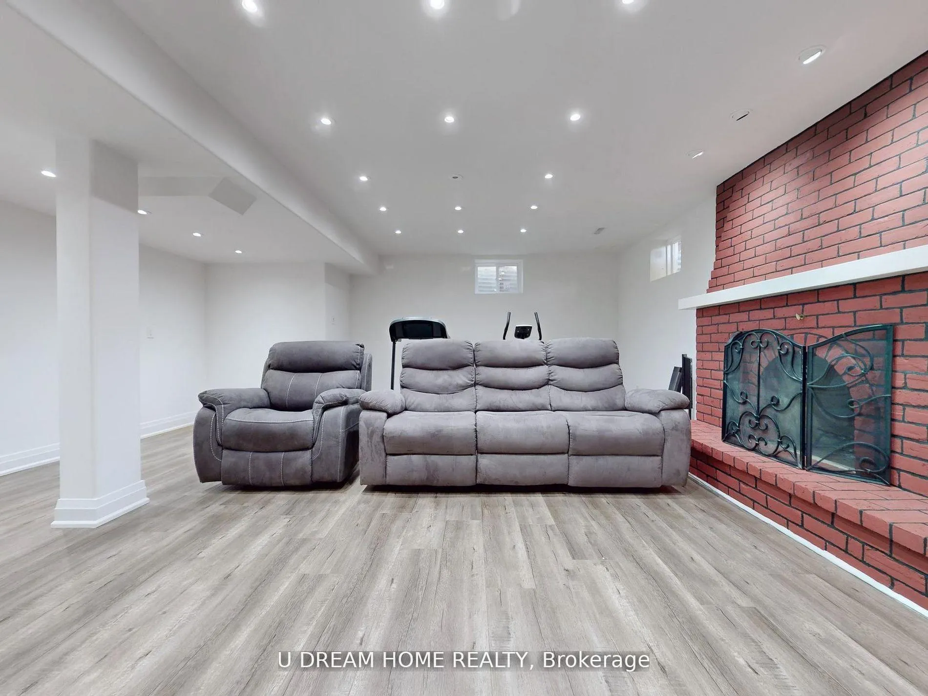 Photo 31 of 2 Jarvis Avenue, Aurora, Aurora Estates — HOMEH