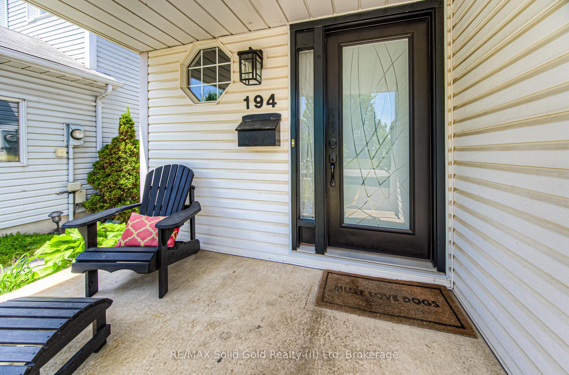 Photo 3 of 194 Auburn Drive, Waterloo — HOMEH