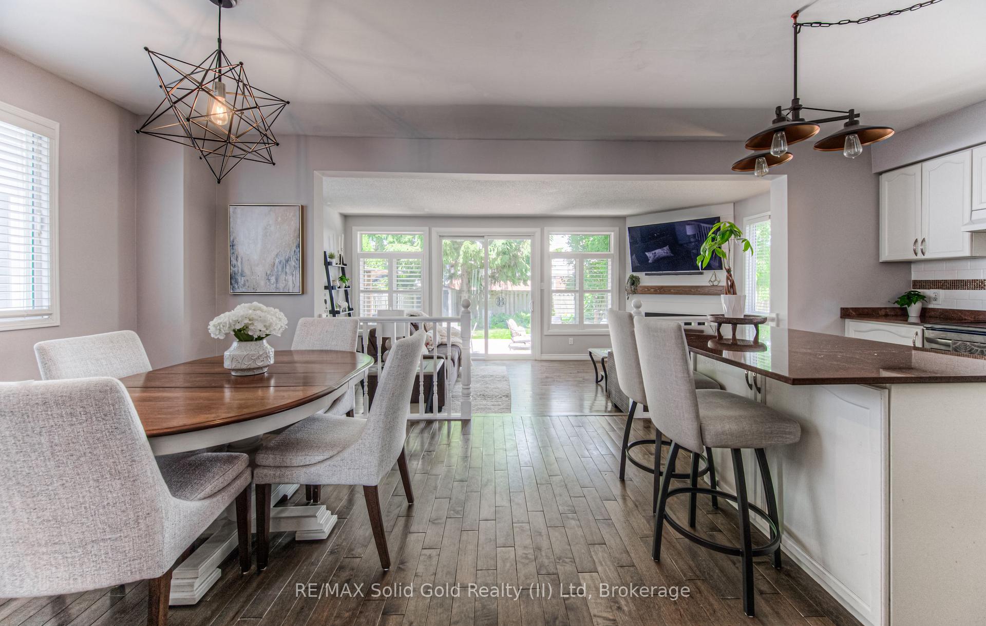 Photo 6 of 194 Auburn Drive, Waterloo — HOMEH