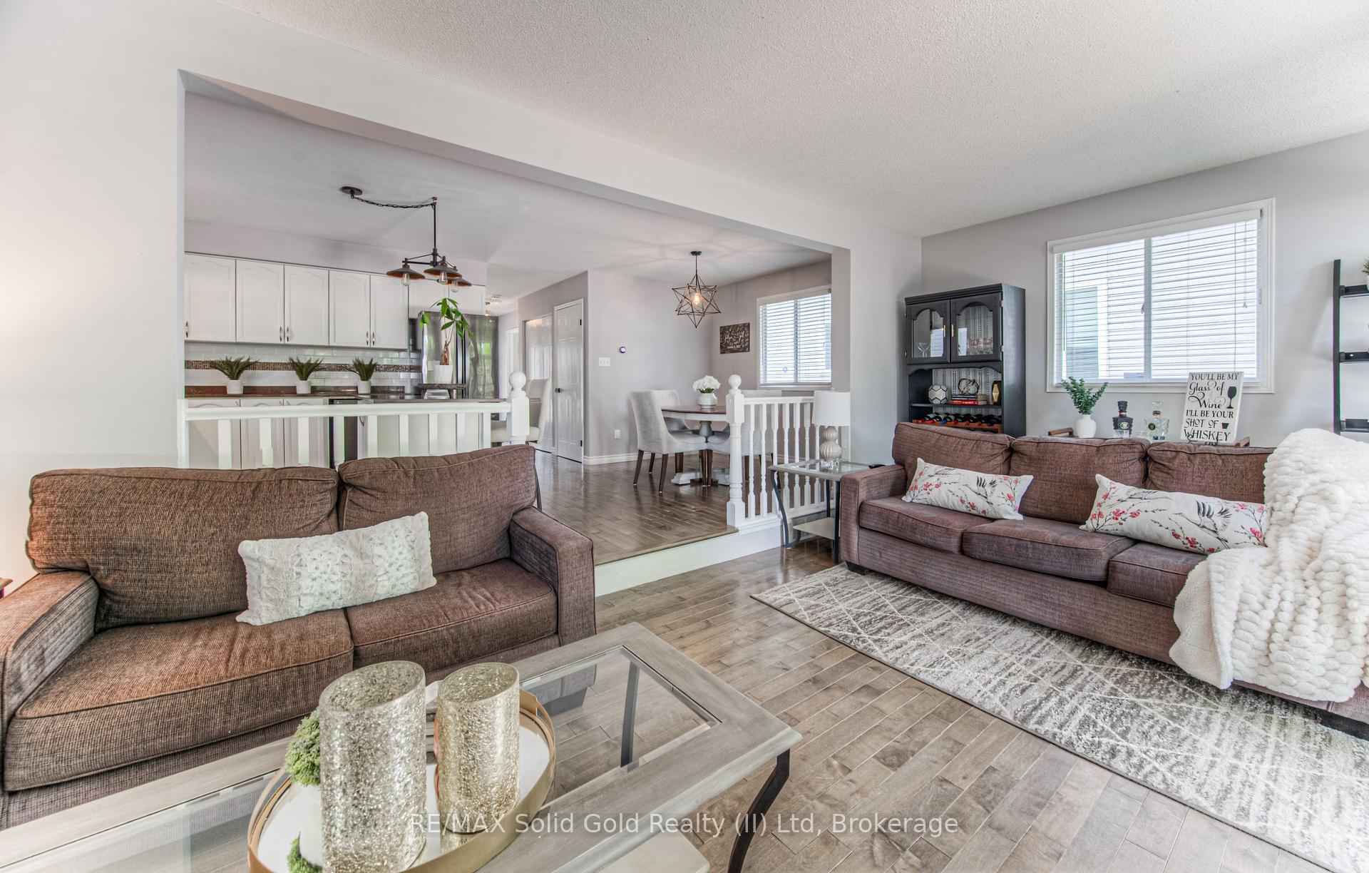 Photo 13 of 194 Auburn Drive, Waterloo — HOMEH