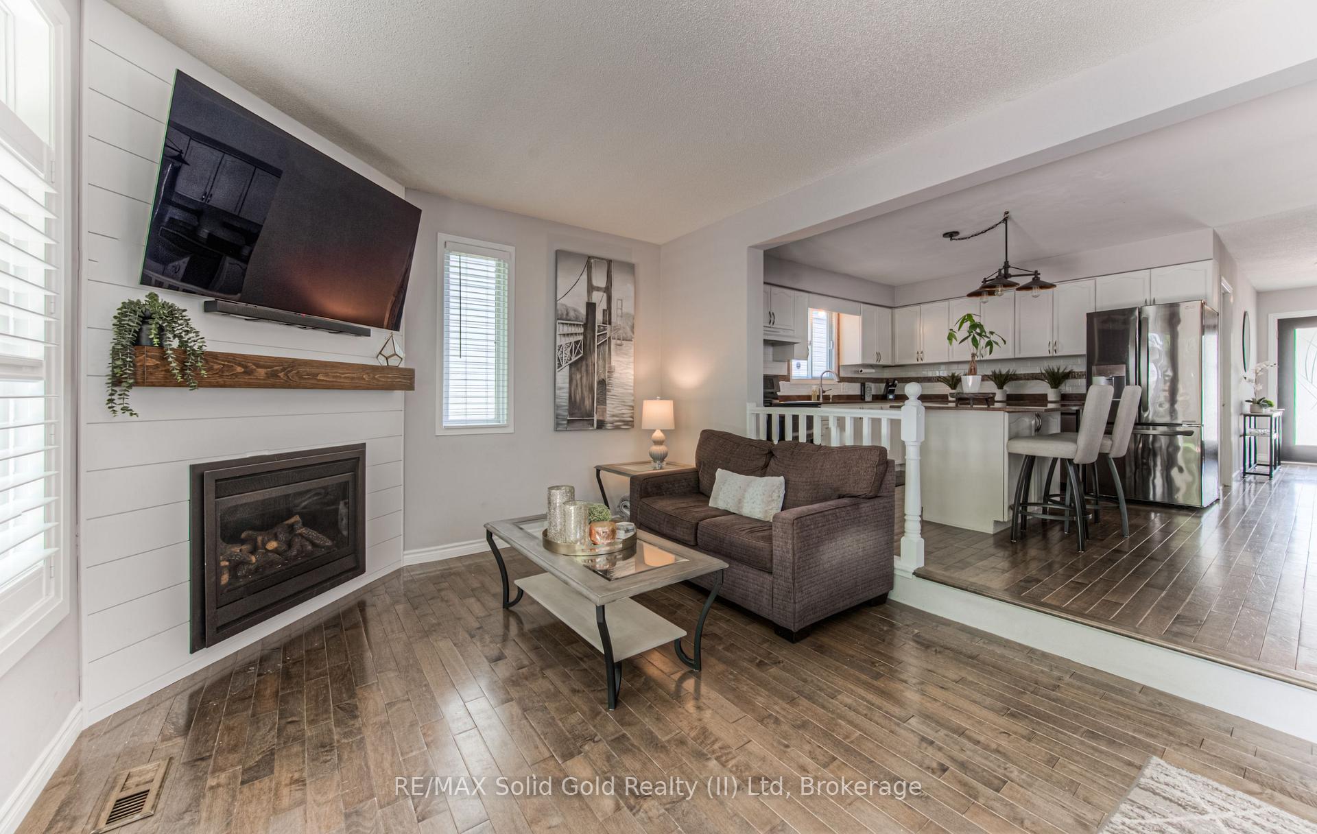 Photo 14 of 194 Auburn Drive, Waterloo — HOMEH