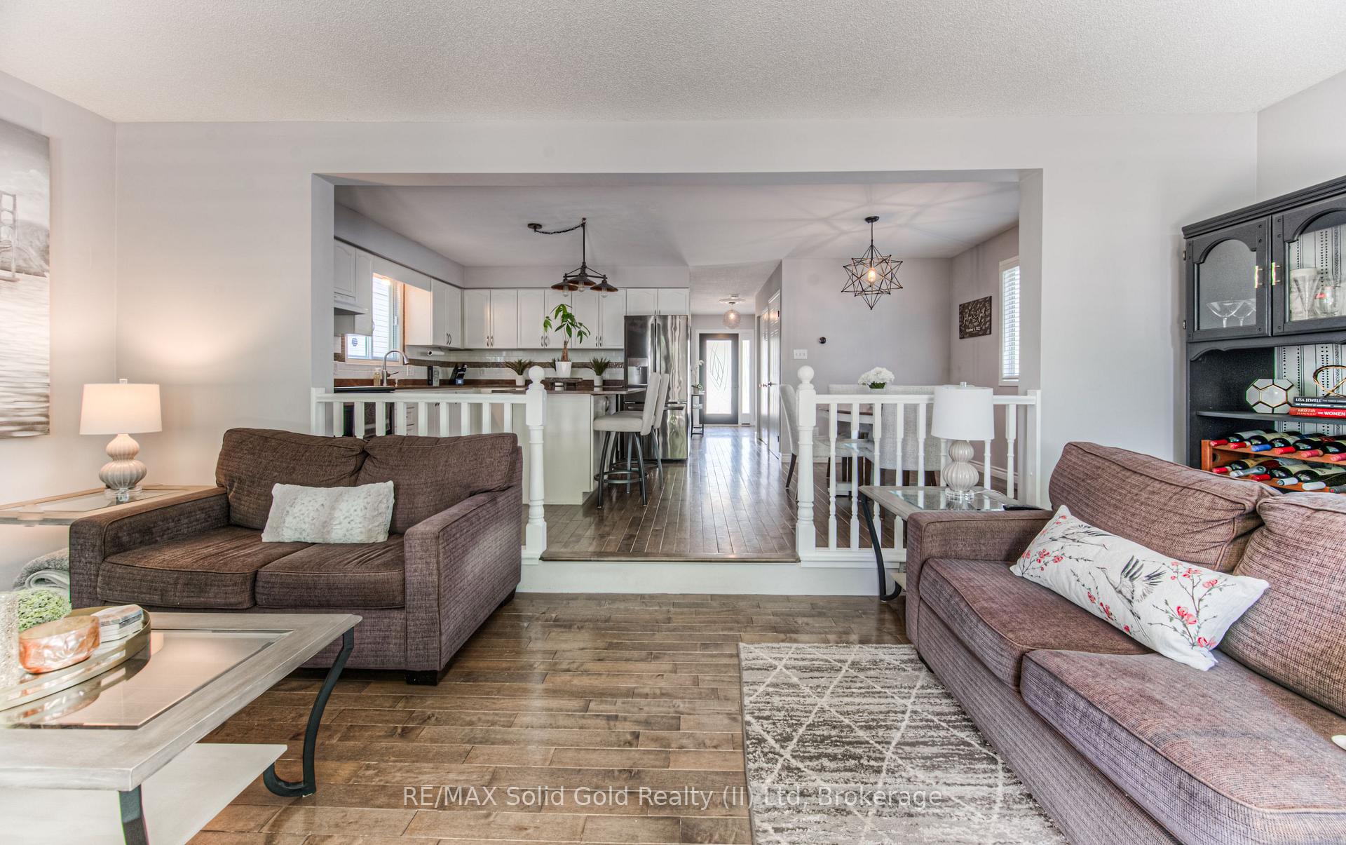 Photo 15 of 194 Auburn Drive, Waterloo — HOMEH