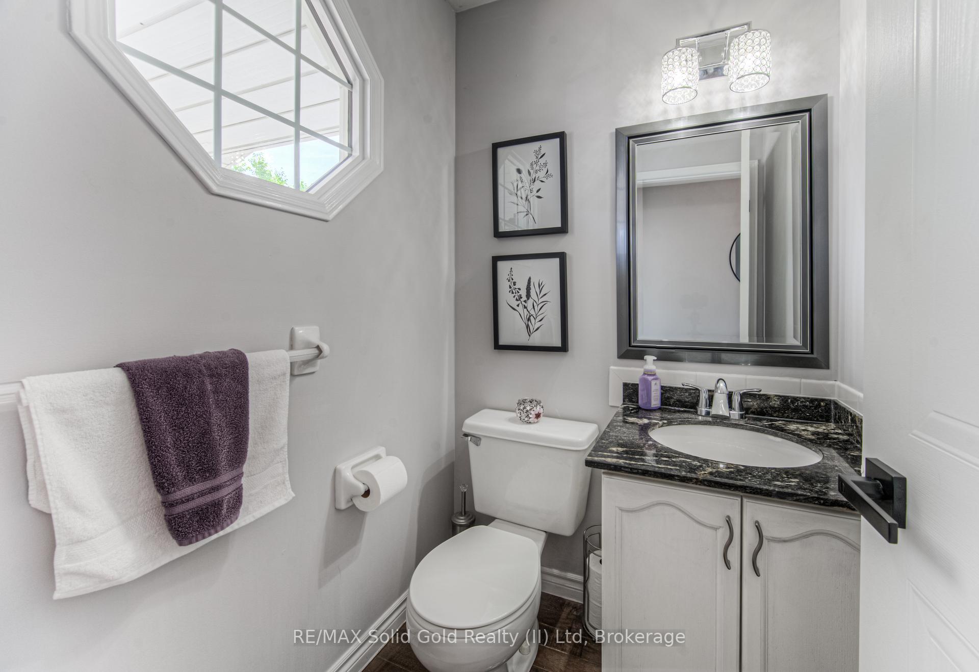 Photo 17 of 194 Auburn Drive, Waterloo — HOMEH