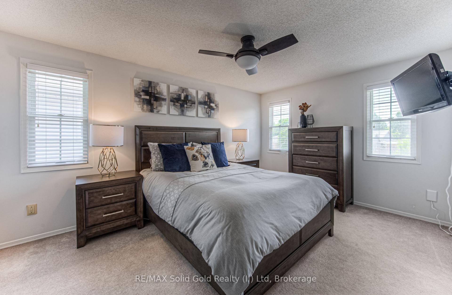 Photo 20 of 194 Auburn Drive, Waterloo — HOMEH