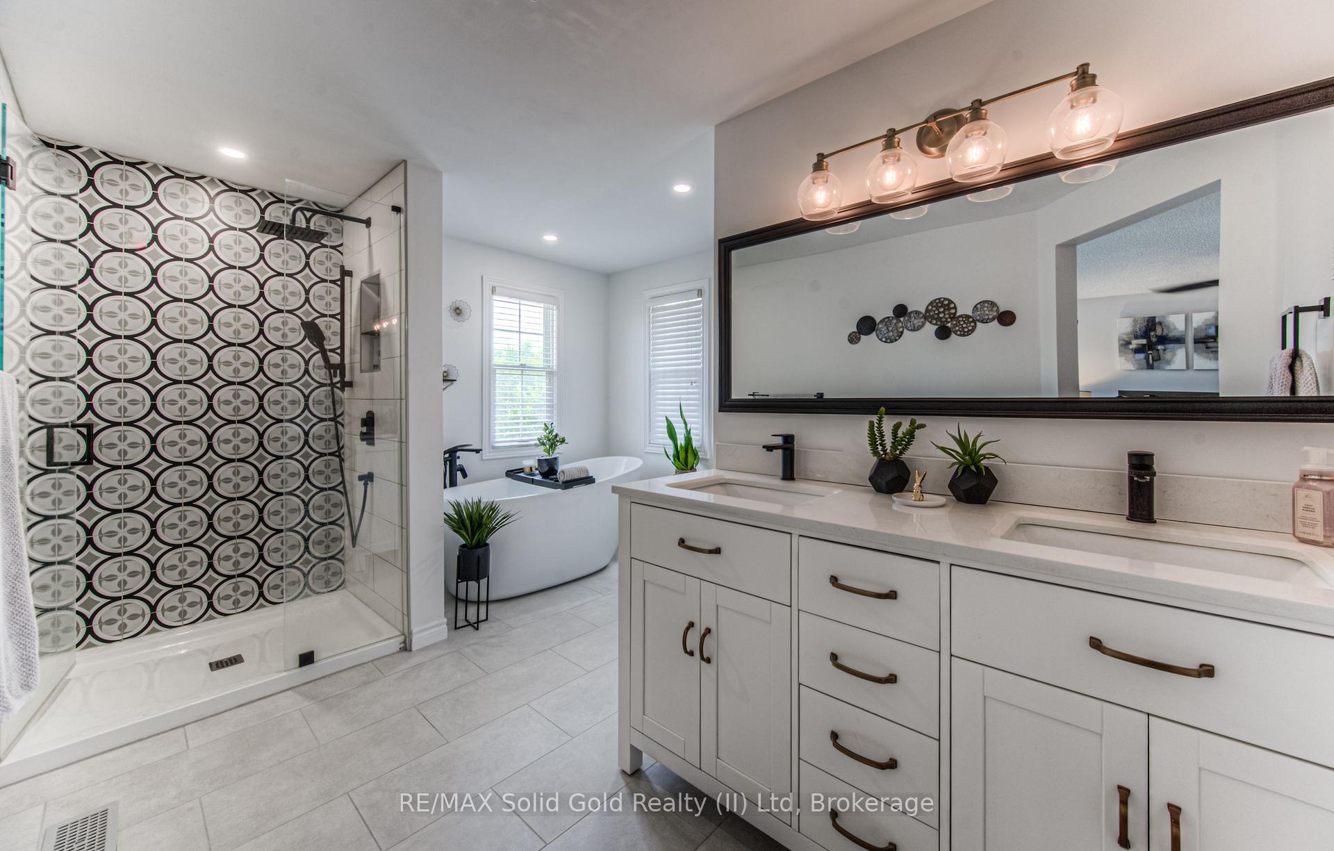 Photo 21 of 194 Auburn Drive, Waterloo — HOMEH