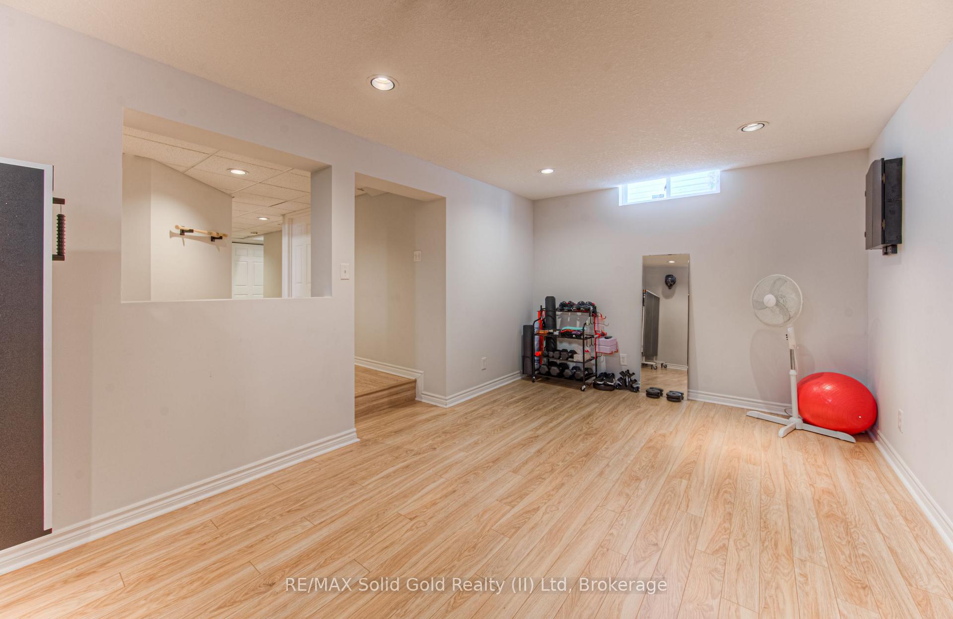 Photo 29 of 194 Auburn Drive, Waterloo — HOMEH