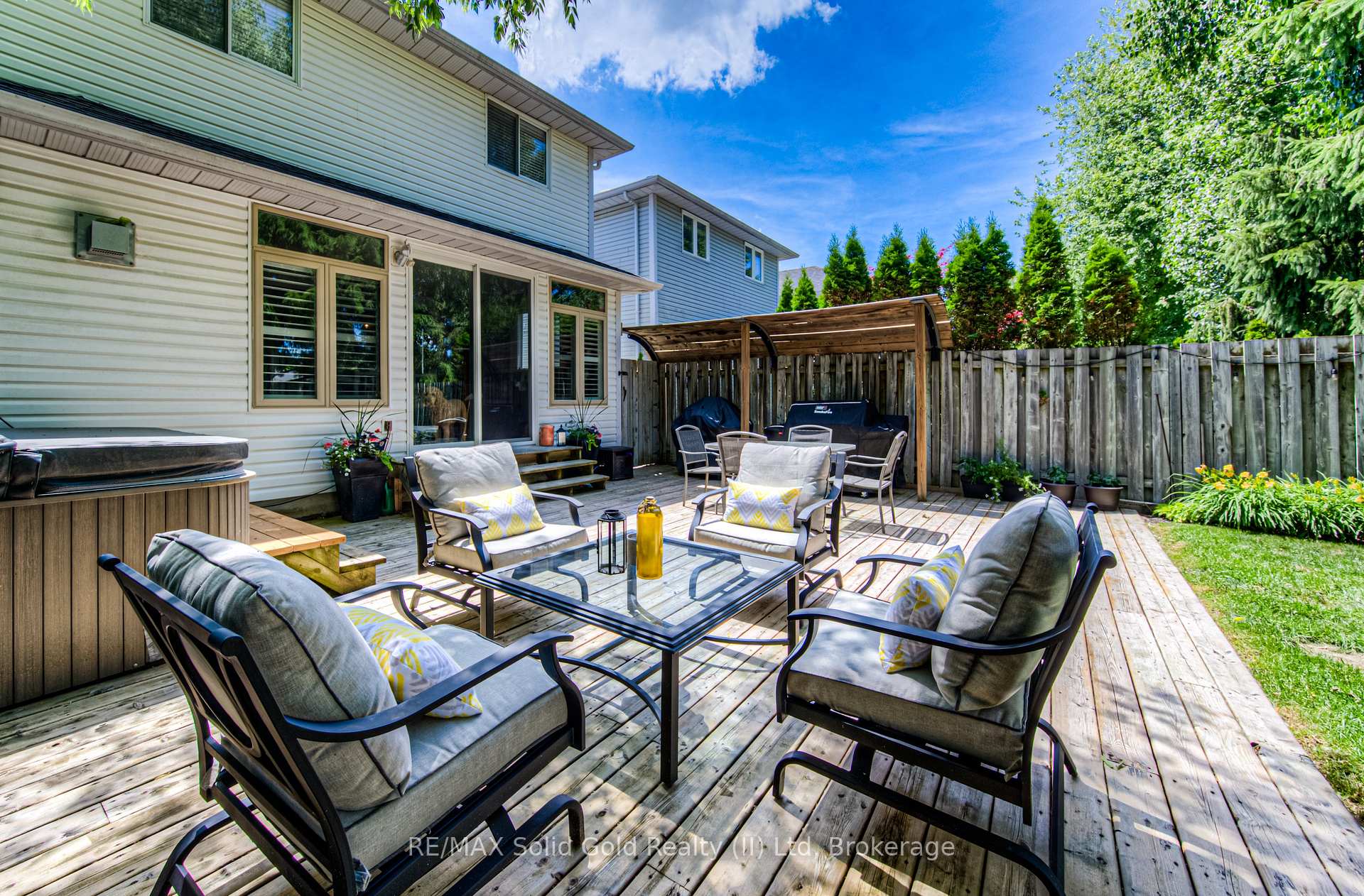 Photo 33 of 194 Auburn Drive, Waterloo — HOMEH