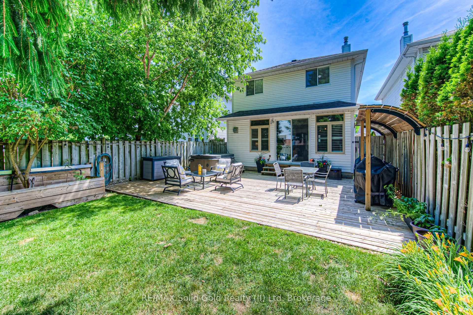 Photo 34 of 194 Auburn Drive, Waterloo — HOMEH