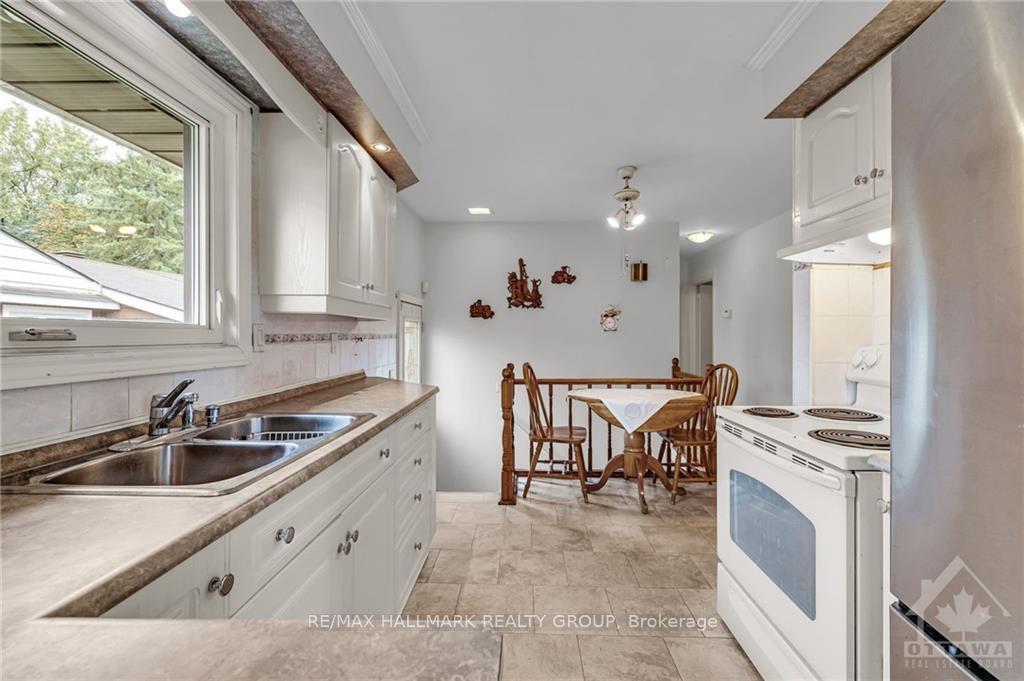 Photo 10 of 26 Dunham Street, Ottawa, Cardinal Heights — HOMEH
