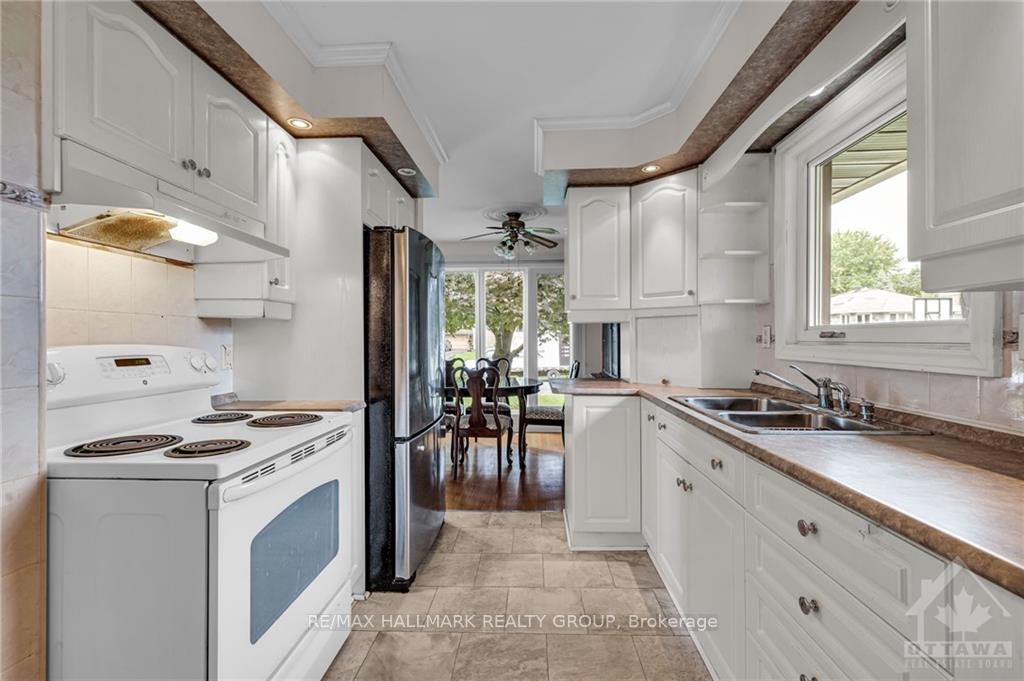 Photo 11 of 26 Dunham Street, Ottawa, Cardinal Heights — HOMEH