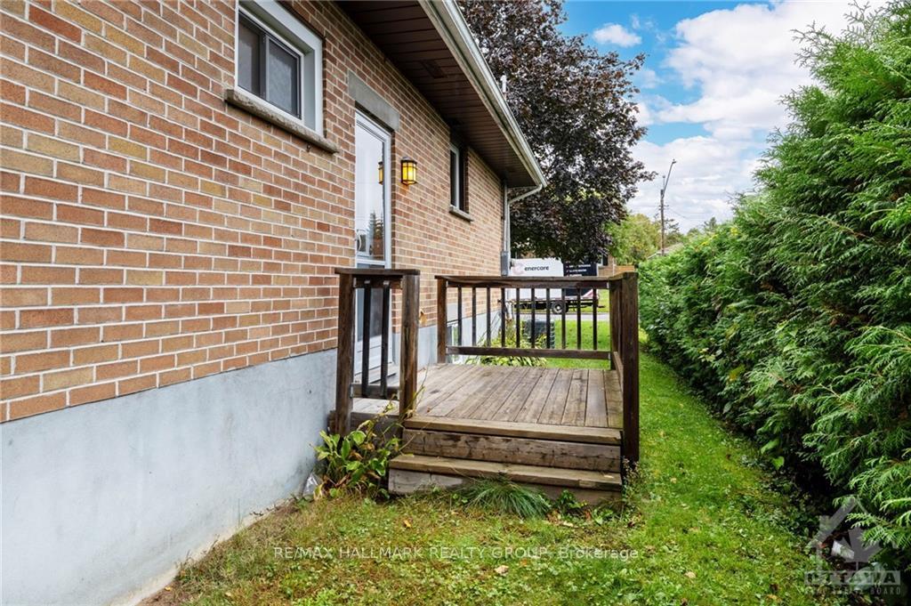 Photo 25 of 26 Dunham Street, Ottawa, Cardinal Heights — HOMEH