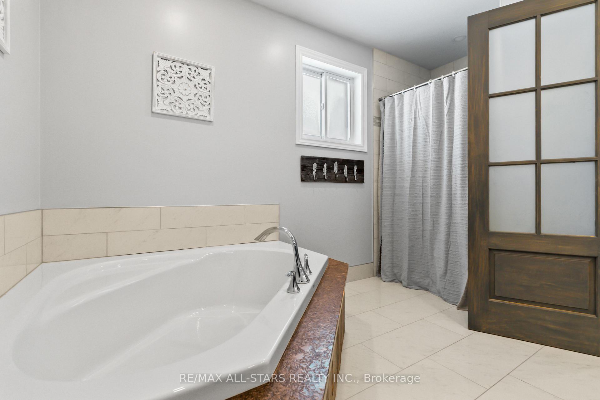 Photo 1 of 60 Young Street, Uxbridge — HOMEH